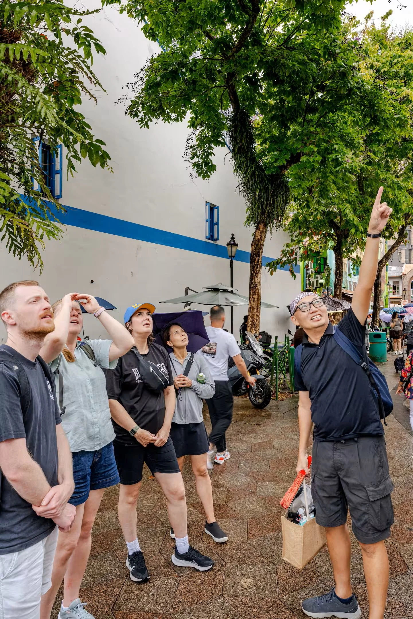 Gee Soo on a guidede tour.jpg