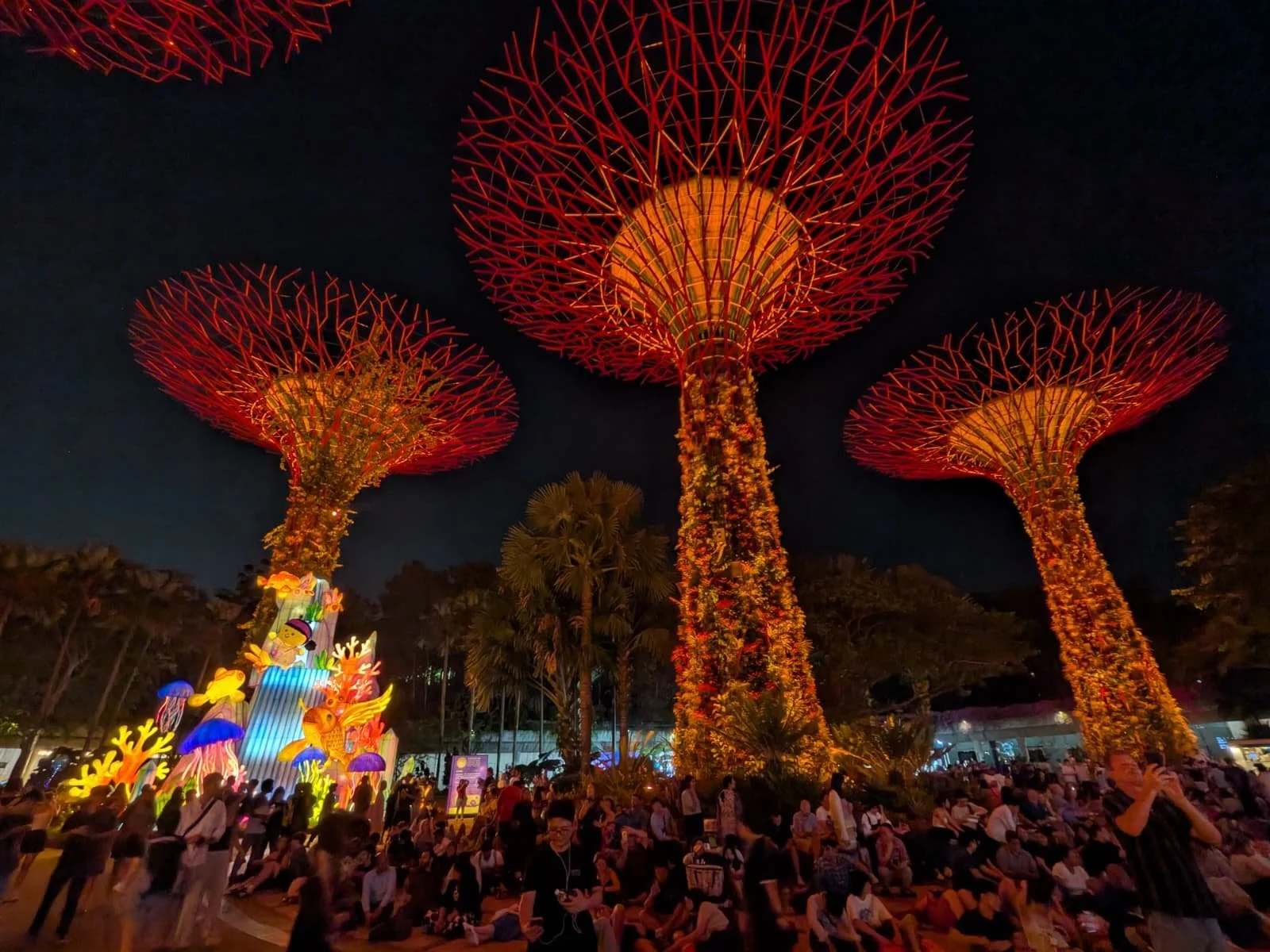 singapore-mid-autumn-festival-supertrees-crowd.jpeg