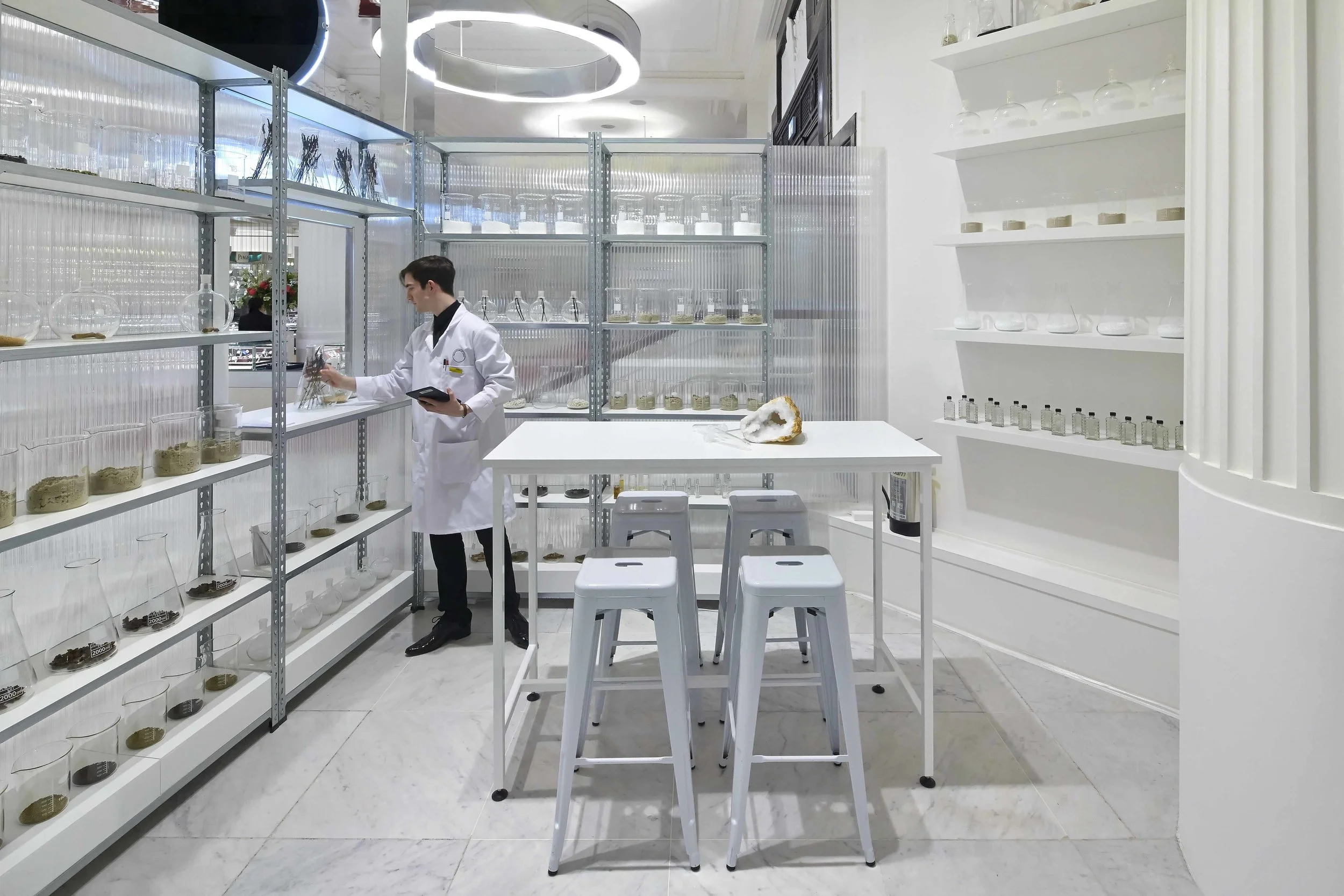 Campaign_Fragrance Lab_2_small.jpg