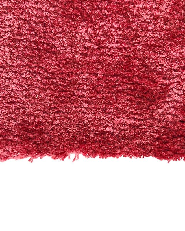 Study of Pink. 
Object Carpet - 2504 Amaryllis 
Such a luscious carpet, I love how thick the pile is. It feels creating running my hand along it. &bull;
&bull;
&bull;
&bull;
&bull;
&bull;
&bull;
#design #interiordesign #setdesign #architecture #colou