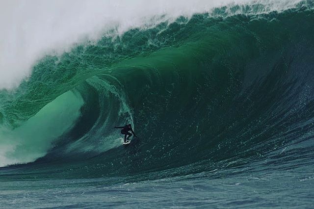 WMI instructor Peter Conroy has pioneered big wave water safety in Ireland. When he&rsquo;s not out saving surfers lives in some of the heaviest waves in the world, he is in the barrel risking his own! 😮 @pedro2468 #wildmedireland #oceanrescue #afve