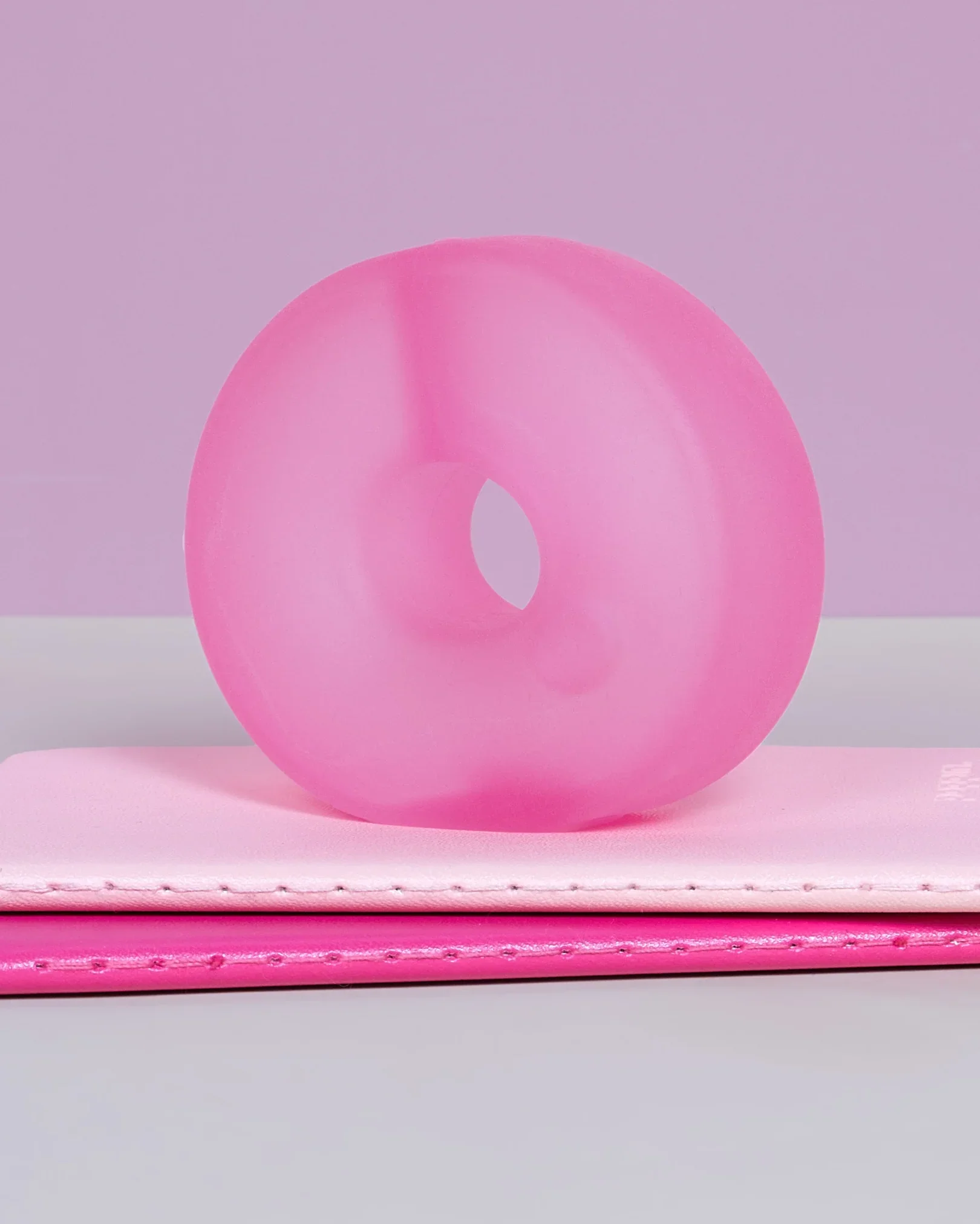 LoopMoonJelly_Desk_1920x2400_ac87df40-d692-458c-8fe7-8e3bcb6cc882.webp