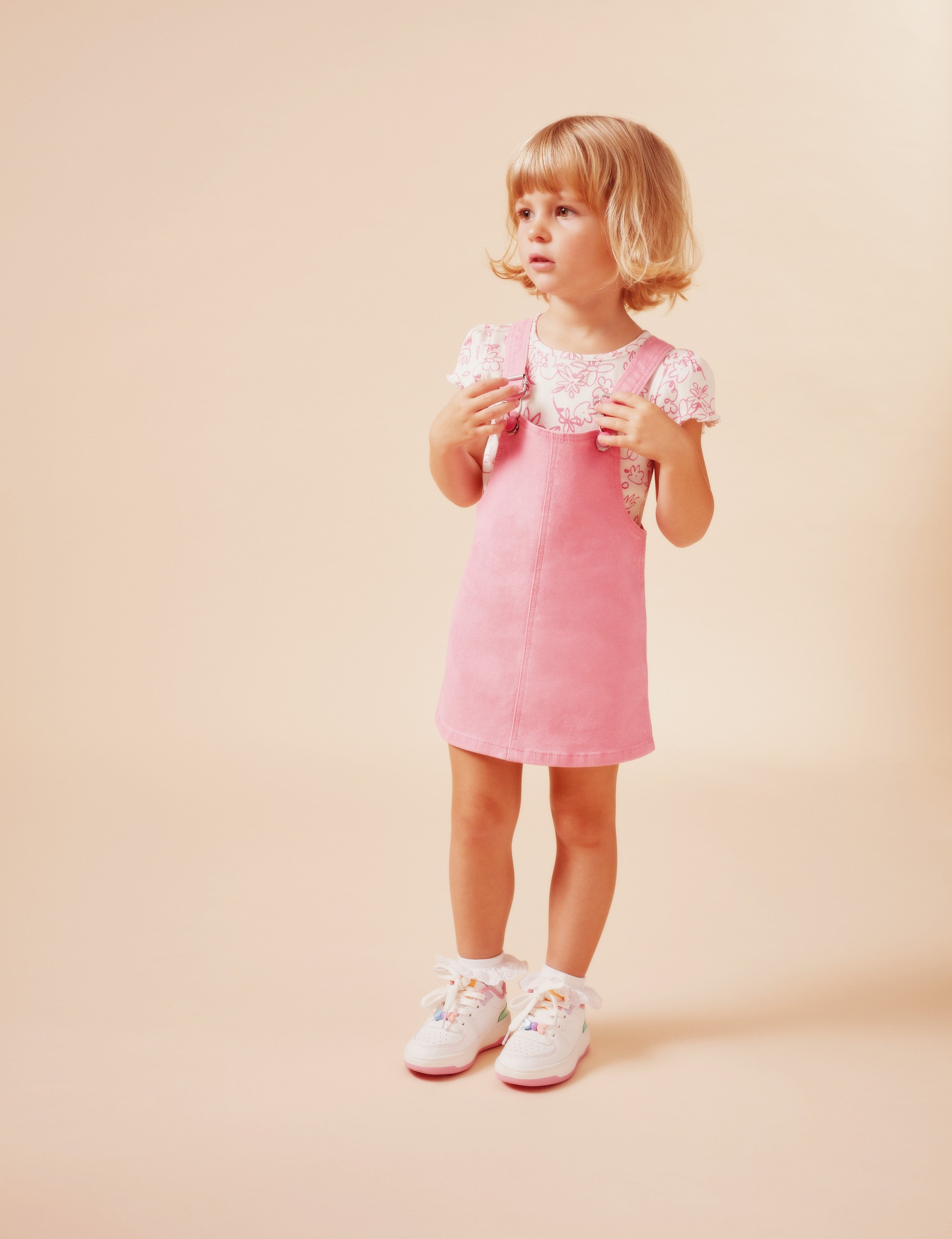 primark-primark_kids_pink_pinafore_and_tshirt_set_10_13_16___made_using_sustainably_sourced_cotton-ref1467130.jpg