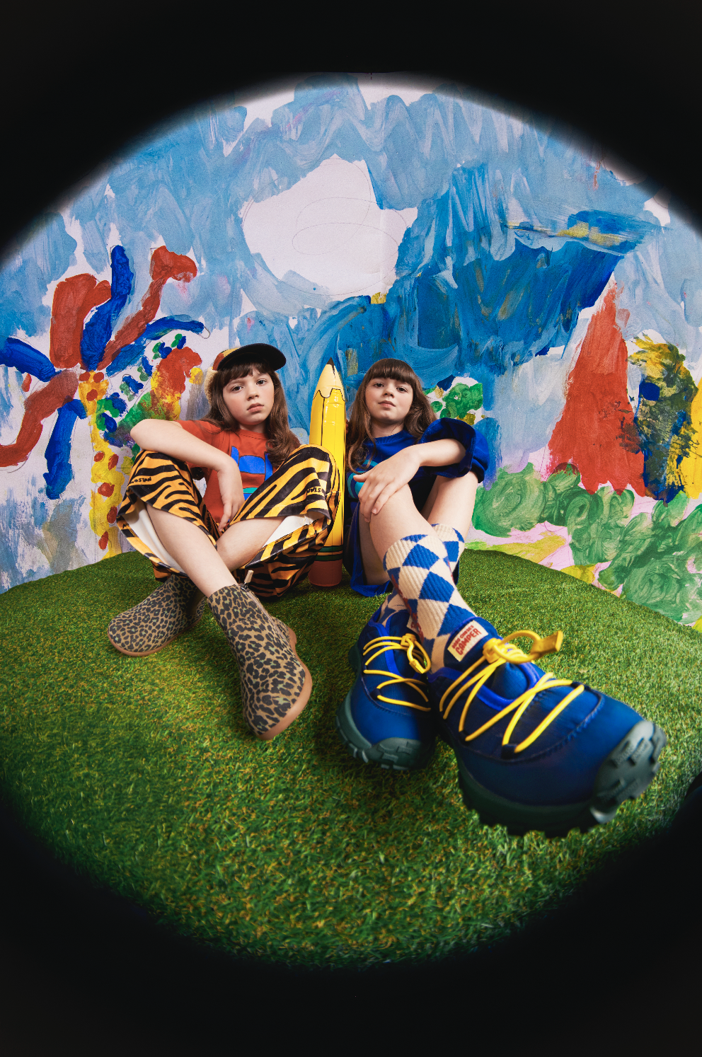 ARIA & EVELYN - HOOLIGANS Screenshot 2026-01-05 at 10.30.02.png