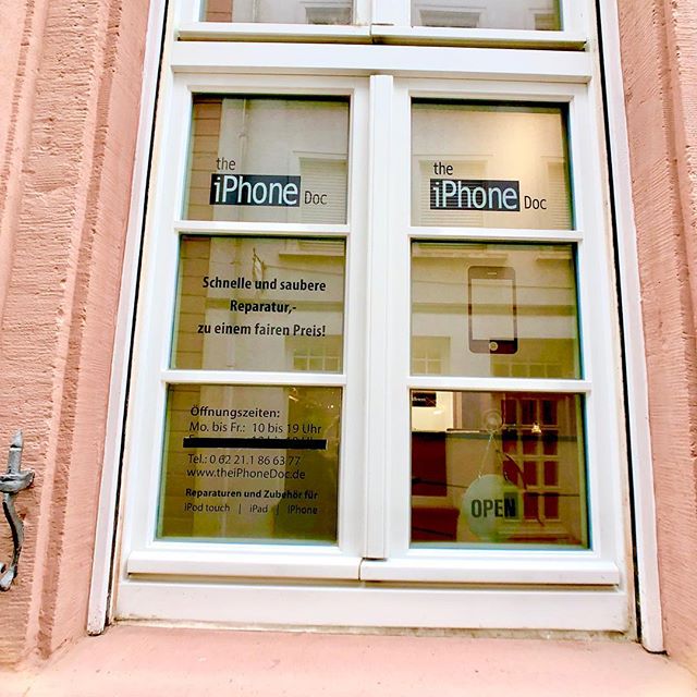 Wir sind Montag-Freitag 10-19 Uhr f&uuml;r Euch da.  #iphone #reparatur #iphonereparatur #heidelberg #heidelbergaltstadt #altstadtheidelberg #unterestrasseheidelberg #iphonedocheidelberg