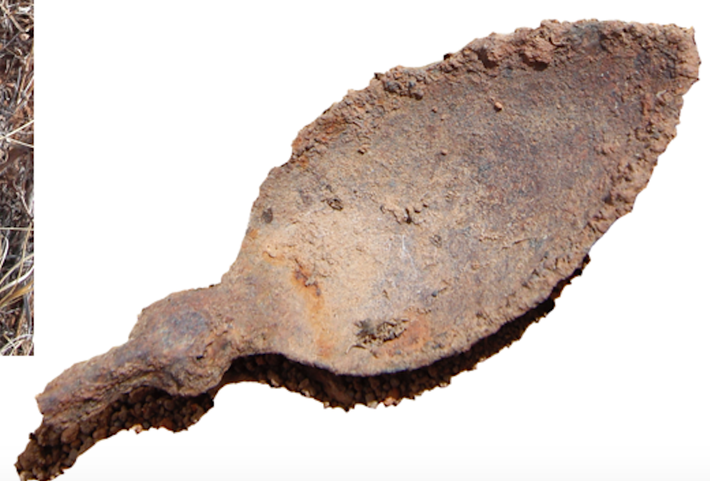  Figure 12. Photograph of a metal spoon found at Fort Union. (Photo by author, 2018) 