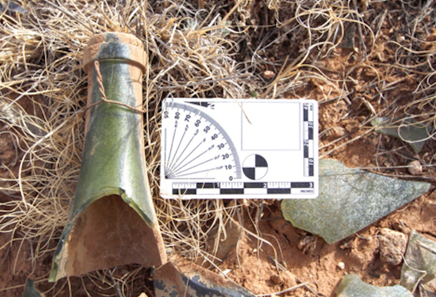  Figure 14. Photograph of a champagne bottle with an intact wire tie. (Photo by author, 2018) 