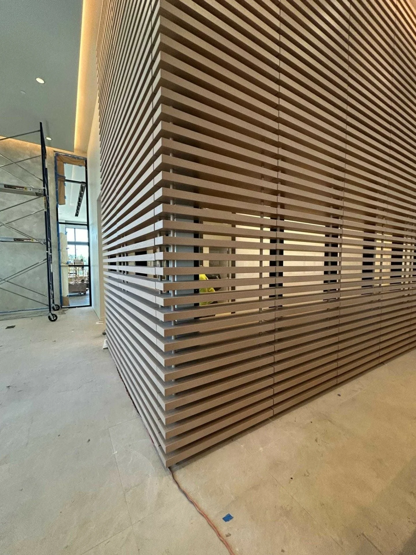 #SaturdaySpotlight A moment for the gorgeous millwork in the lobby at Emerald at Met West. The transformation is stunning&mdash;and the finished product is even better.

#interior #interiordesign #design #interiorstyle #decorating #dailydecordose #de