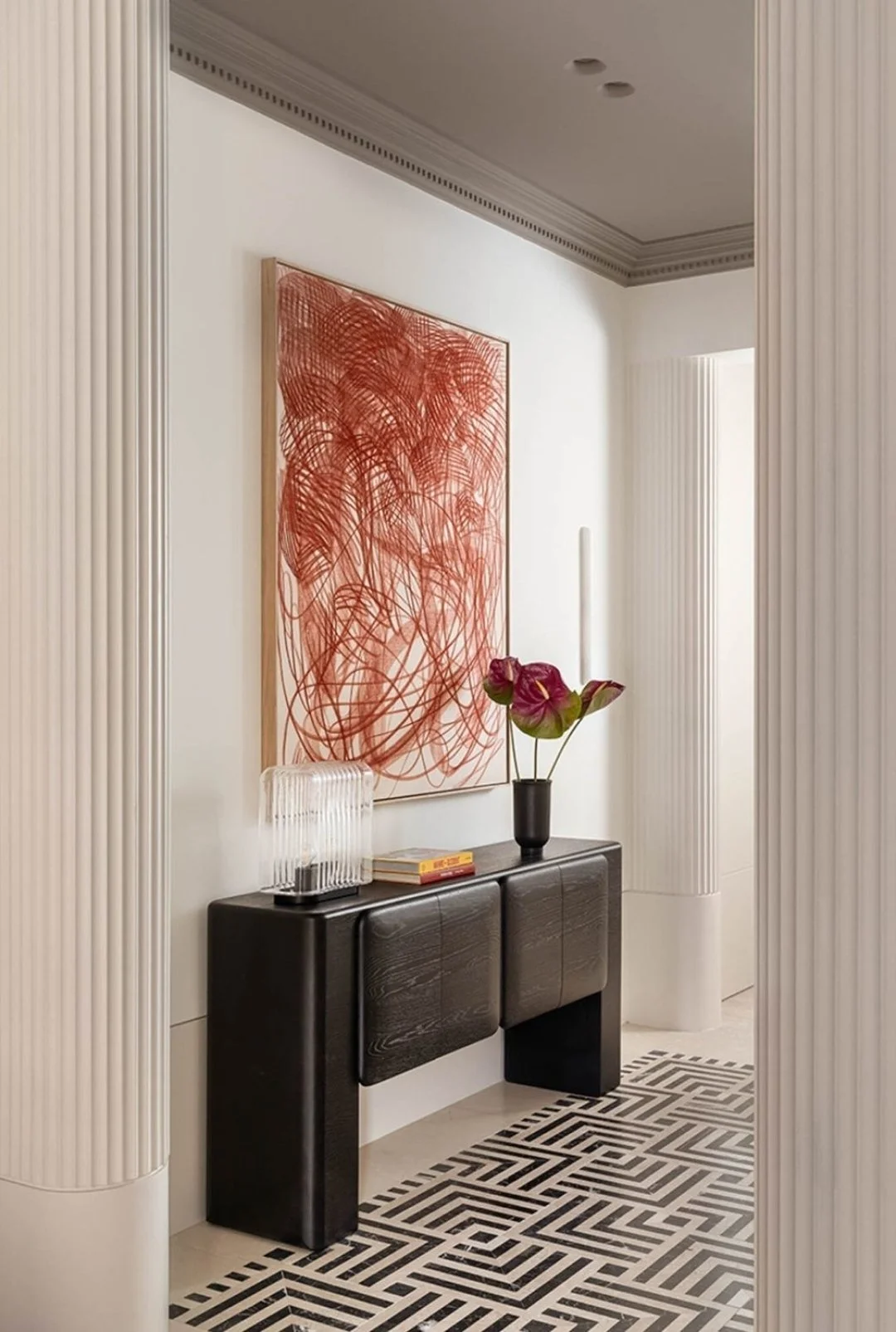 #TextureTuesday A balance of bold strokes and clean surfaces&mdash;texture doing the talking. 

#interior #interiordesign #design #interiorstyle #decorating #dailydecordose #decorinspiration #interiordetails #designelements #colorpop #ihavethisthingw