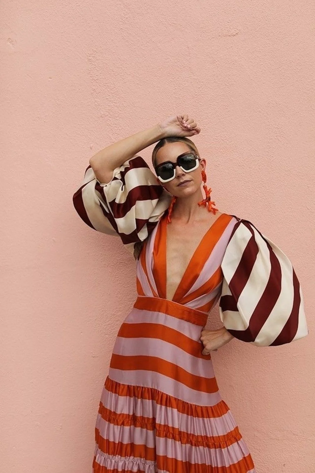 #FashionFriday Bold stripes, fearless color, and a statement in every step. Fashion that doesn&rsquo;t whisper, it speaks.

#interior #interiordesign #design #interiorstyle #decorating #dailydecordose #decorinspiration #interiordetails #designelement