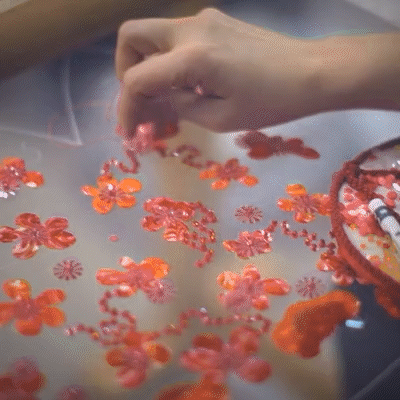 Lise-Lang-Willar-Chanel- savoir faire Haute couture 2.gif