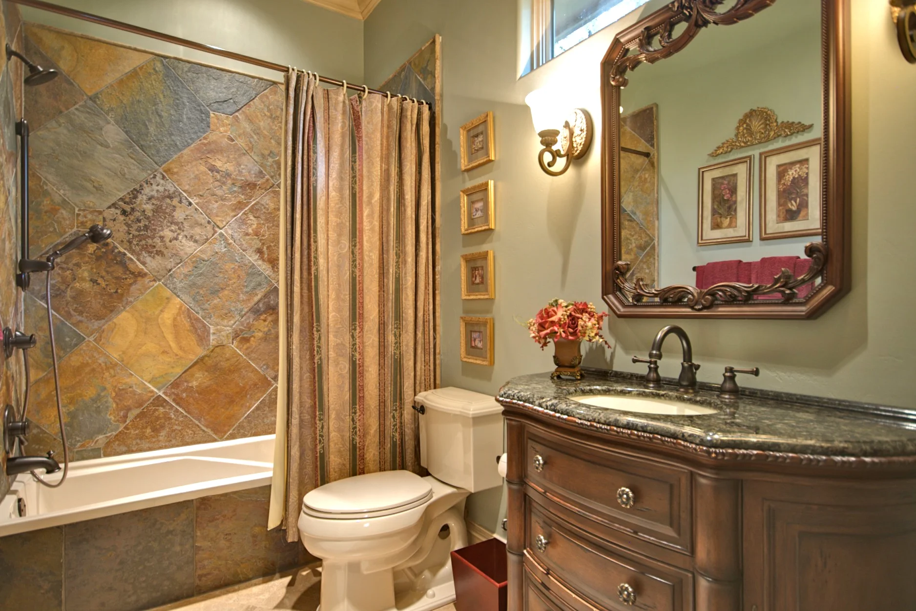 bathroom 2.jpg