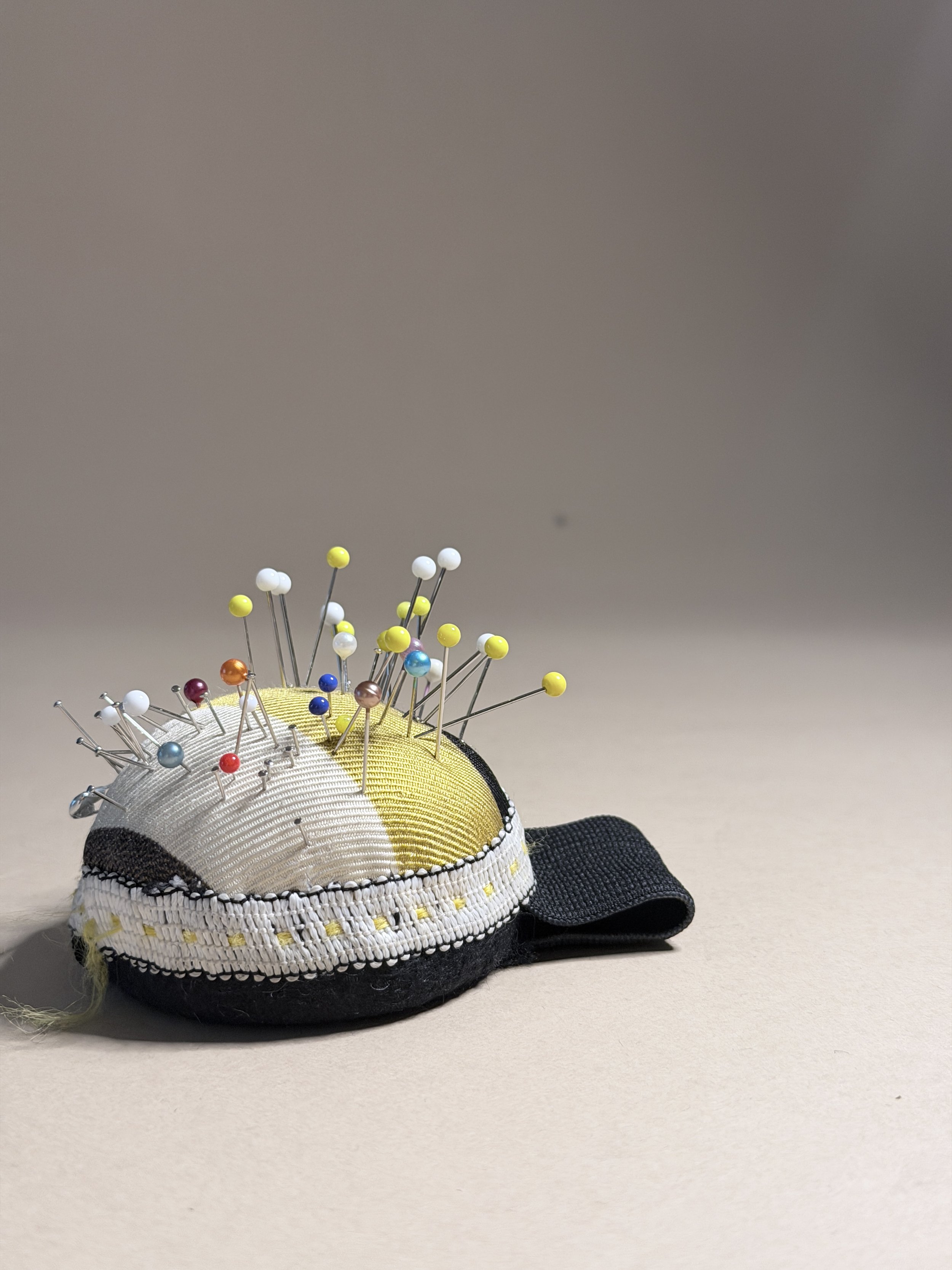 En lille kærlig julegave: Lav en håndledsnålepude af ting, du allerede har