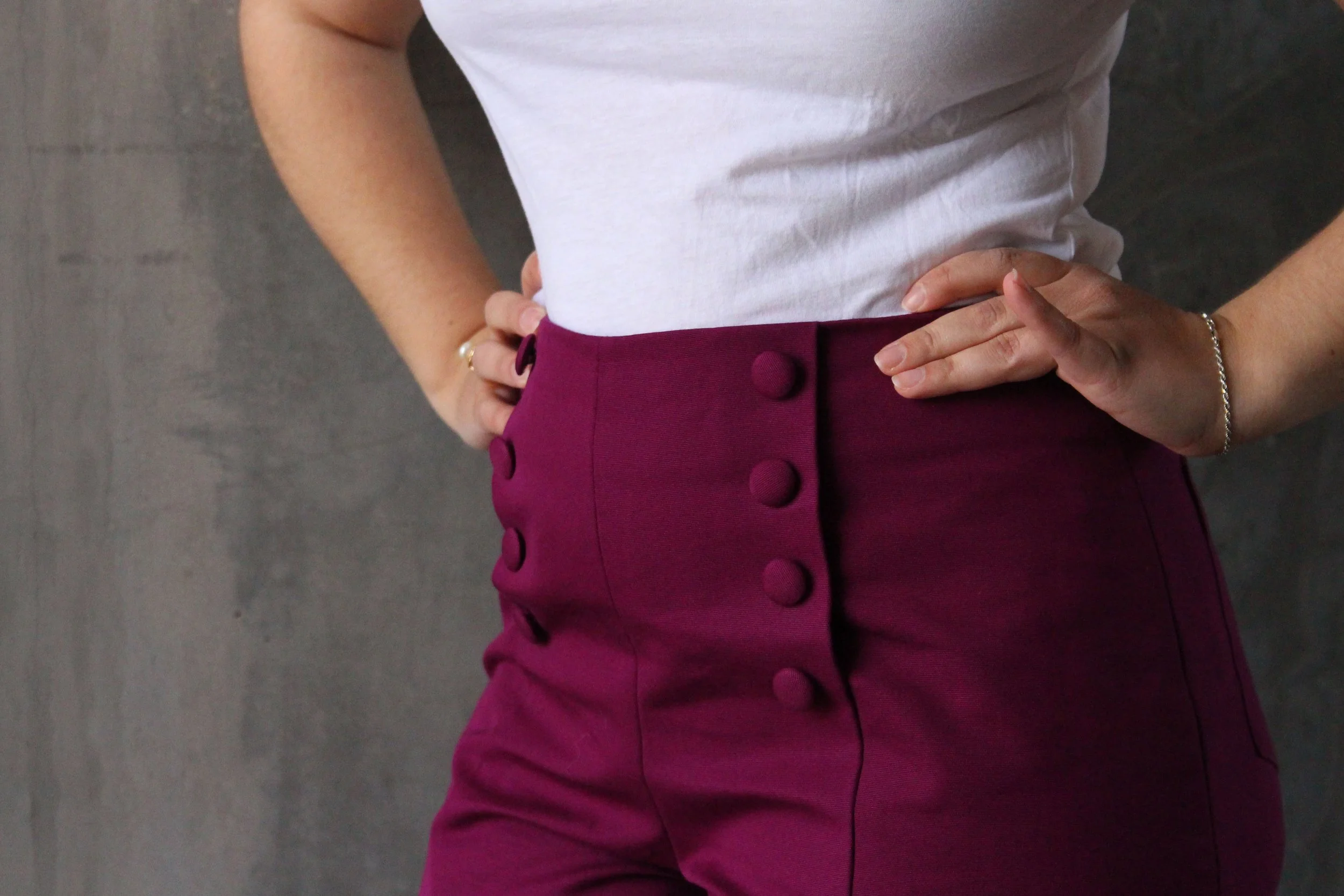 Bukser syet med sømandsdetaljer