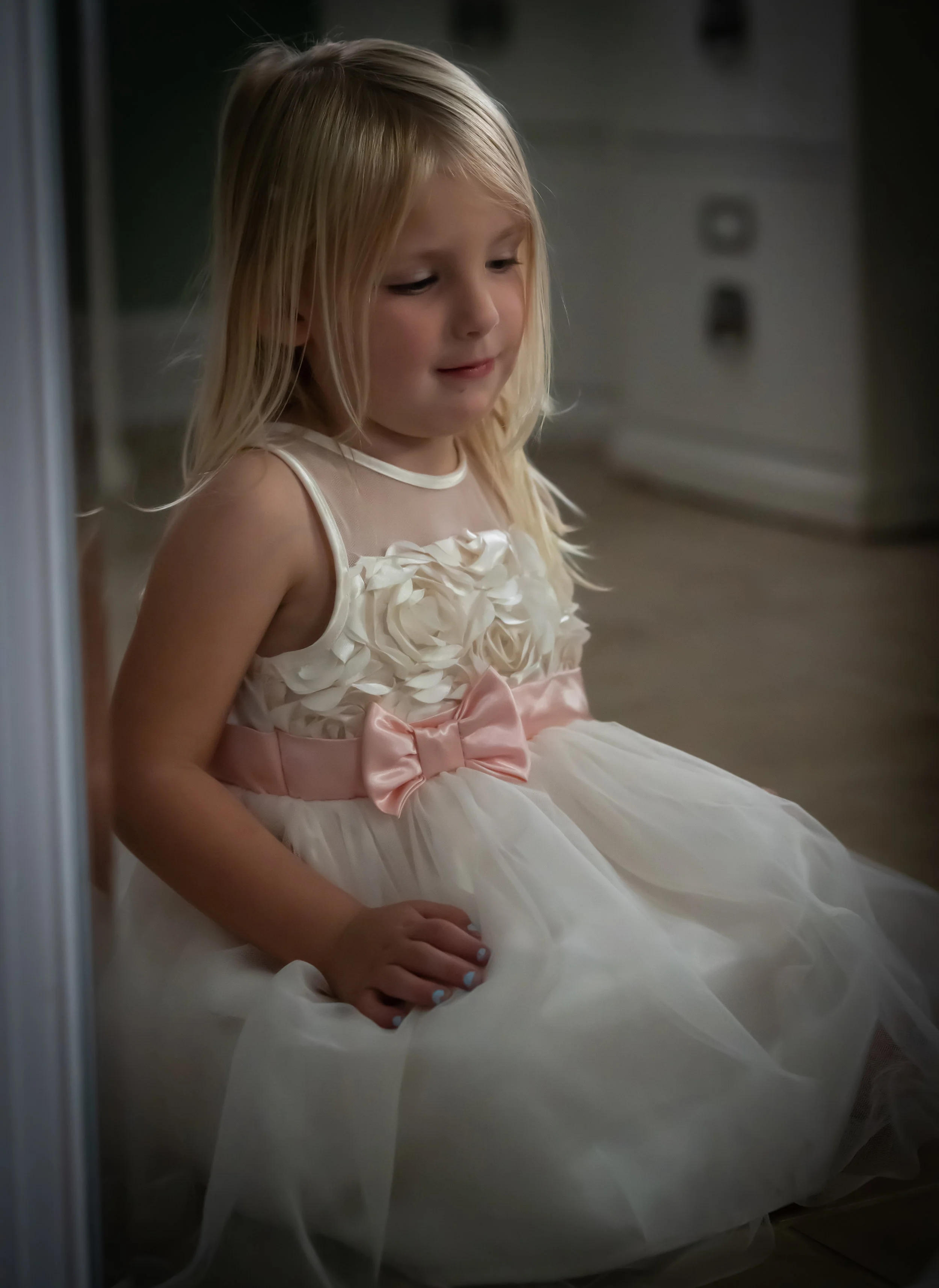 Maddie -mirror 9-web-07909.jpg