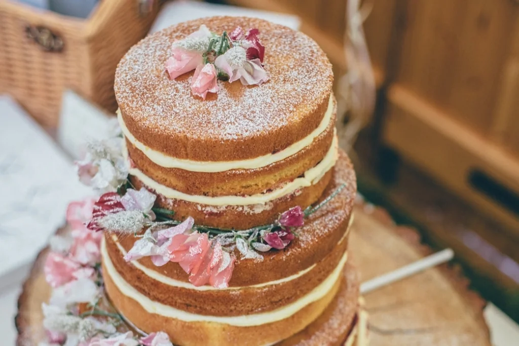 yurt-interior-fiesta-fields-cake.jpg