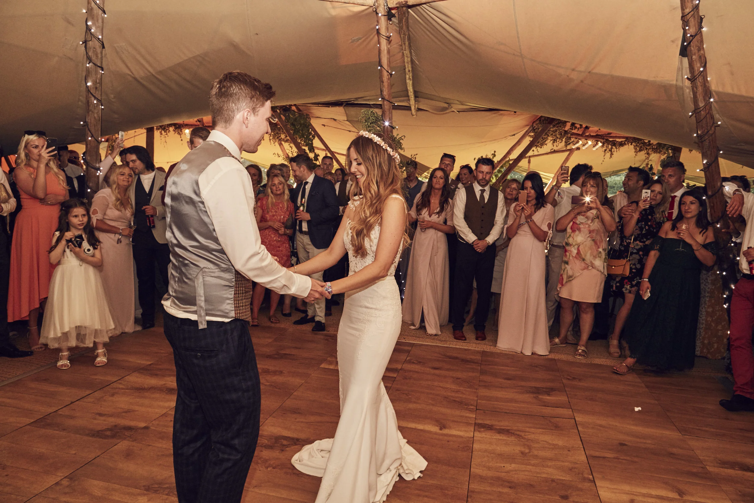 Laura&Kev's_Wedding_Party_Night_2903.jpg