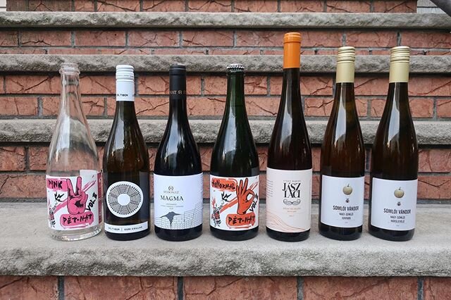 New in 💥☄️🔥 (sorry, I needed to drink that Pink Punk Pet-Nat already, feel me?). From L-R: @pankandbor Pink Punk Pet-Nat 2019, @galtiborwinery Egri Csillag 2019, @tomi.szentdonat Magma 2018, @pankandbor AbNormal Pet-Nat 2019, J&aacute;sz Laci Z&oum