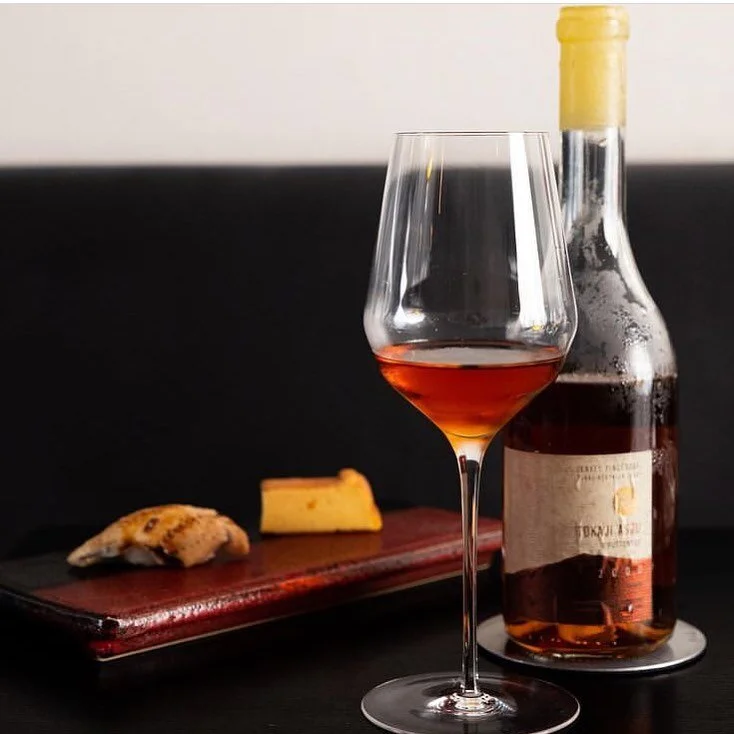 Had to share this post from @grandcrujew from @sushinakazawa. This is one of my favorite pairings ever - Lenkey @lenkeypinceszet Tokaji Aszu 6 Puttonyos 2000 plus this Anago - Conger Sea Eel roll with eel sugar reduction. The roll is fatty, a little 