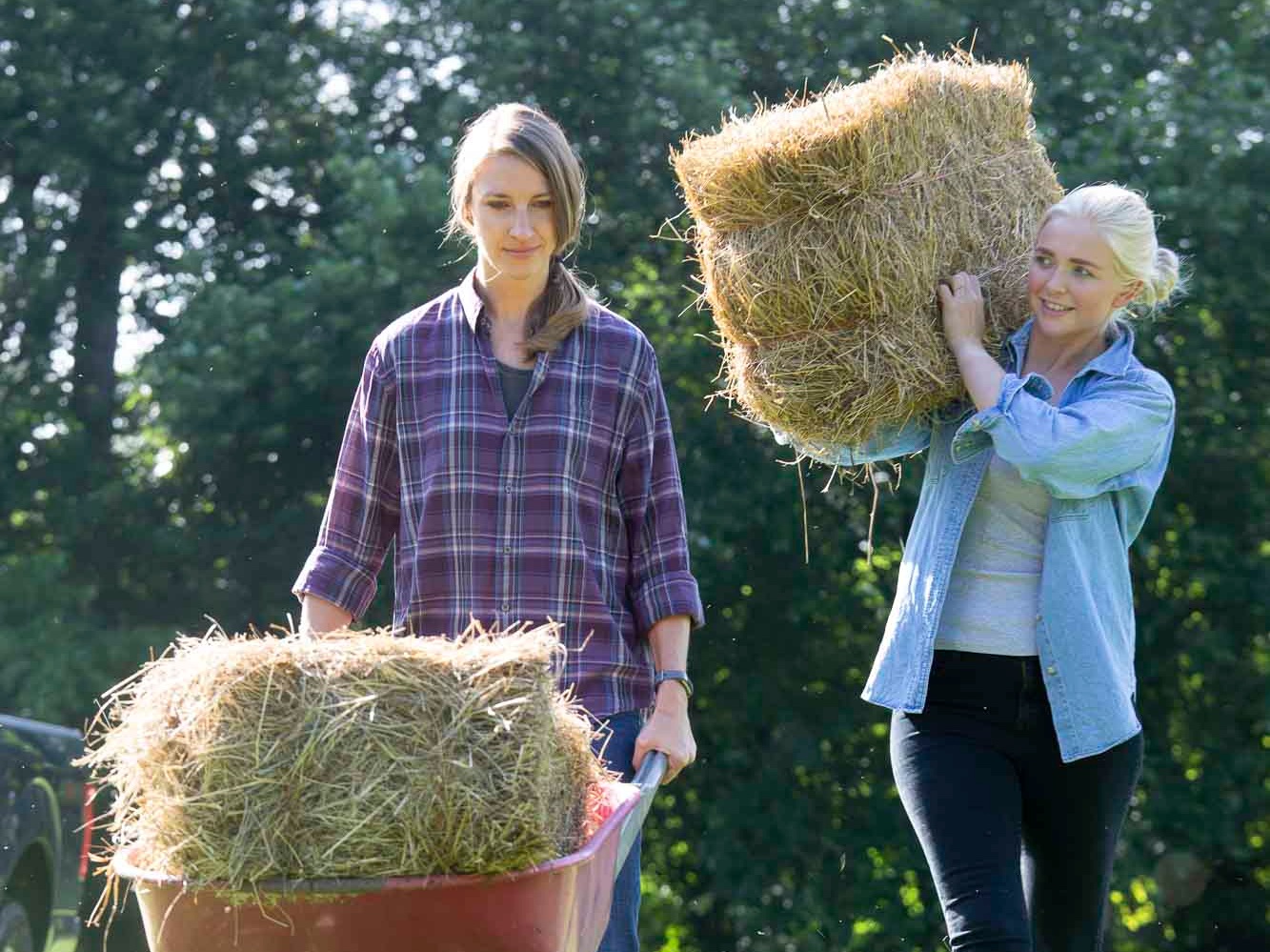 Pam+and+Sarah+Farming-56.jpg