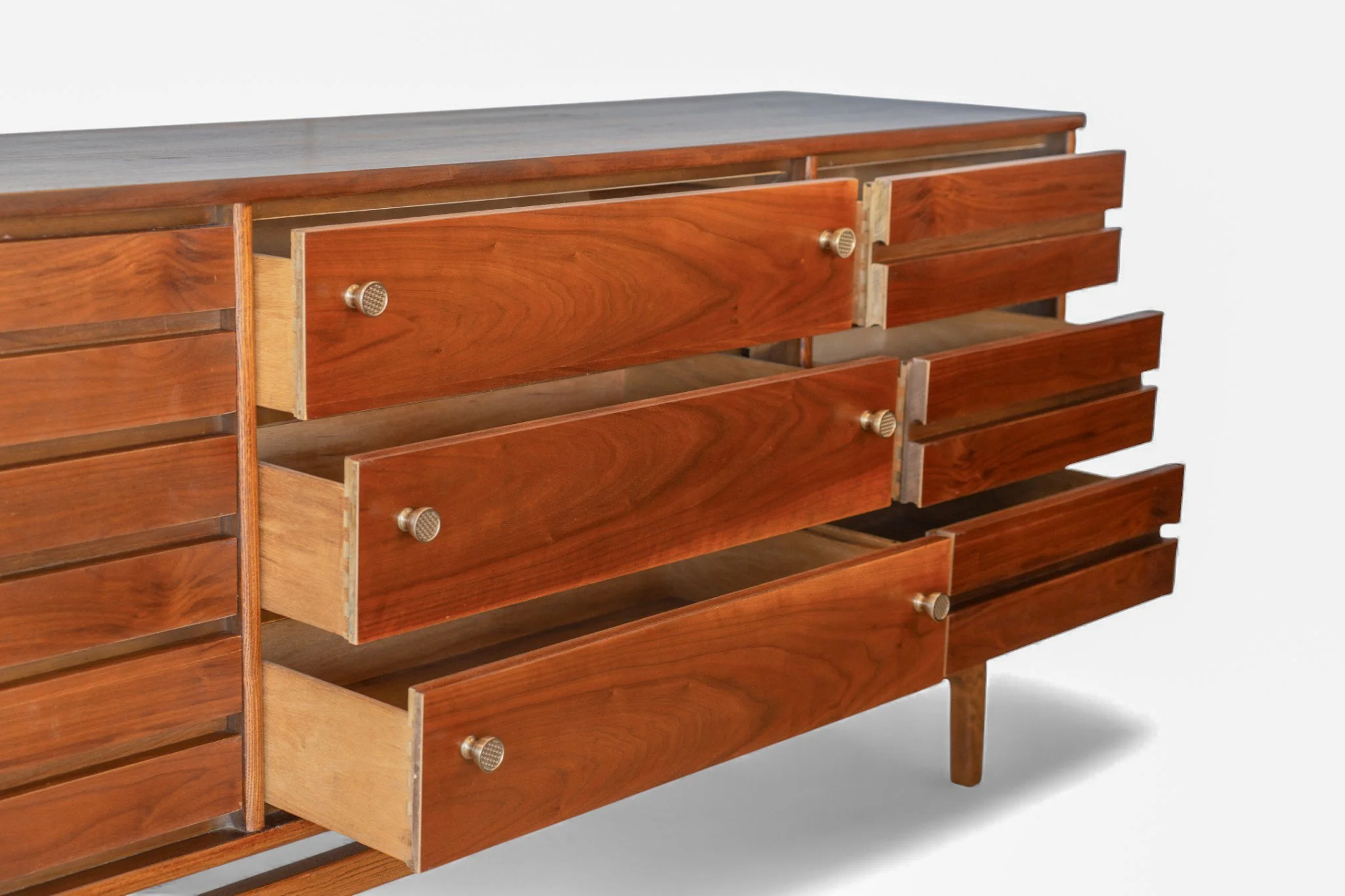 stanley dresser_12.jpg