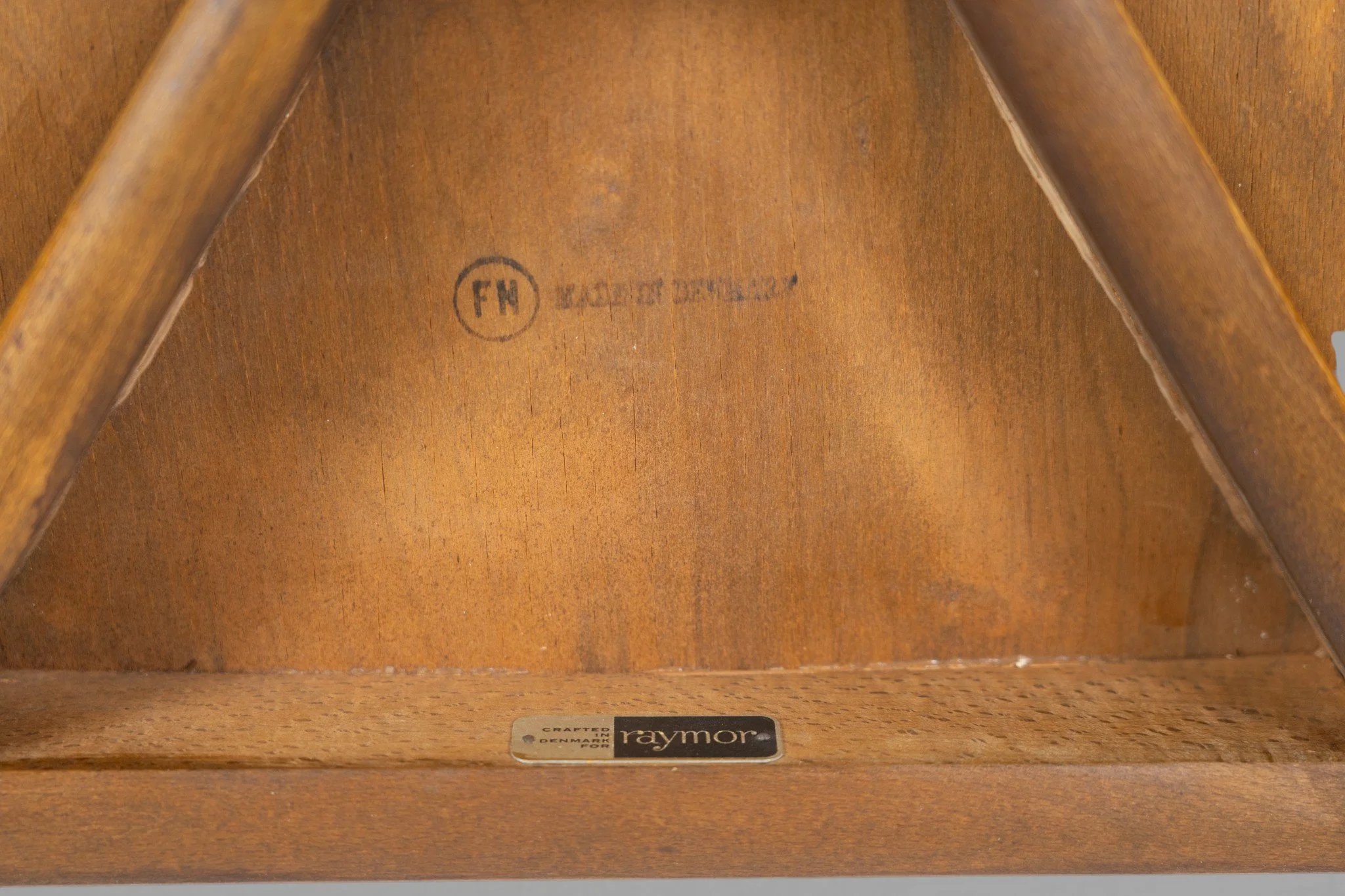 Hans Wegner Heart Chair_11.jpg