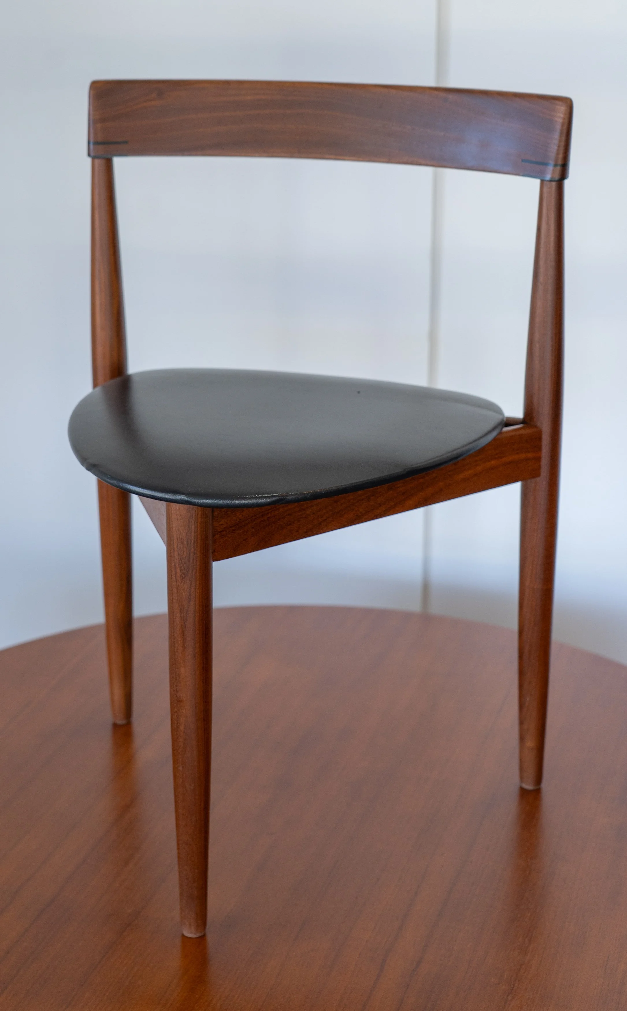 Hans Olsen 3 legged_6.jpg