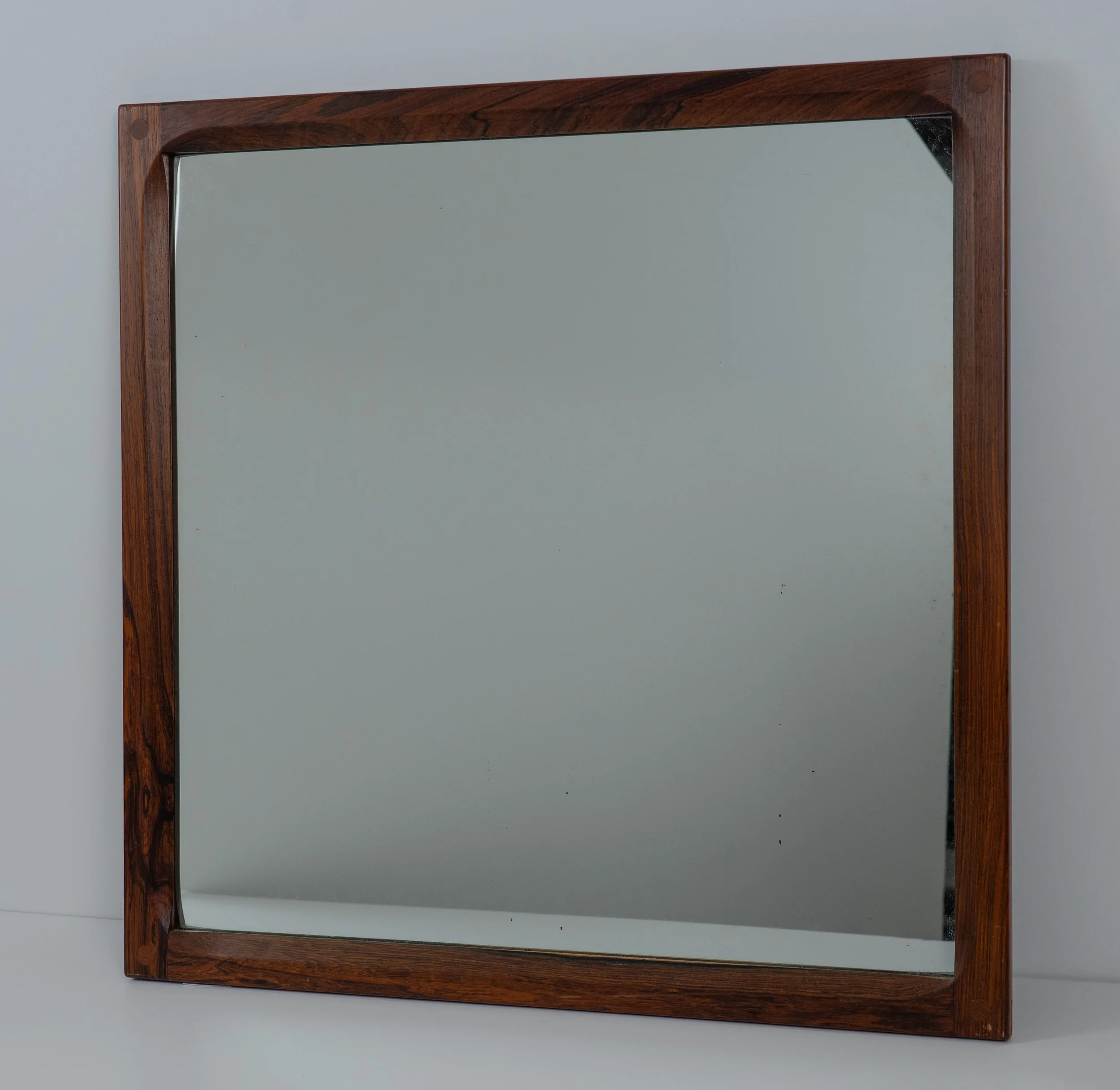 Aksel mirror_2.jpg