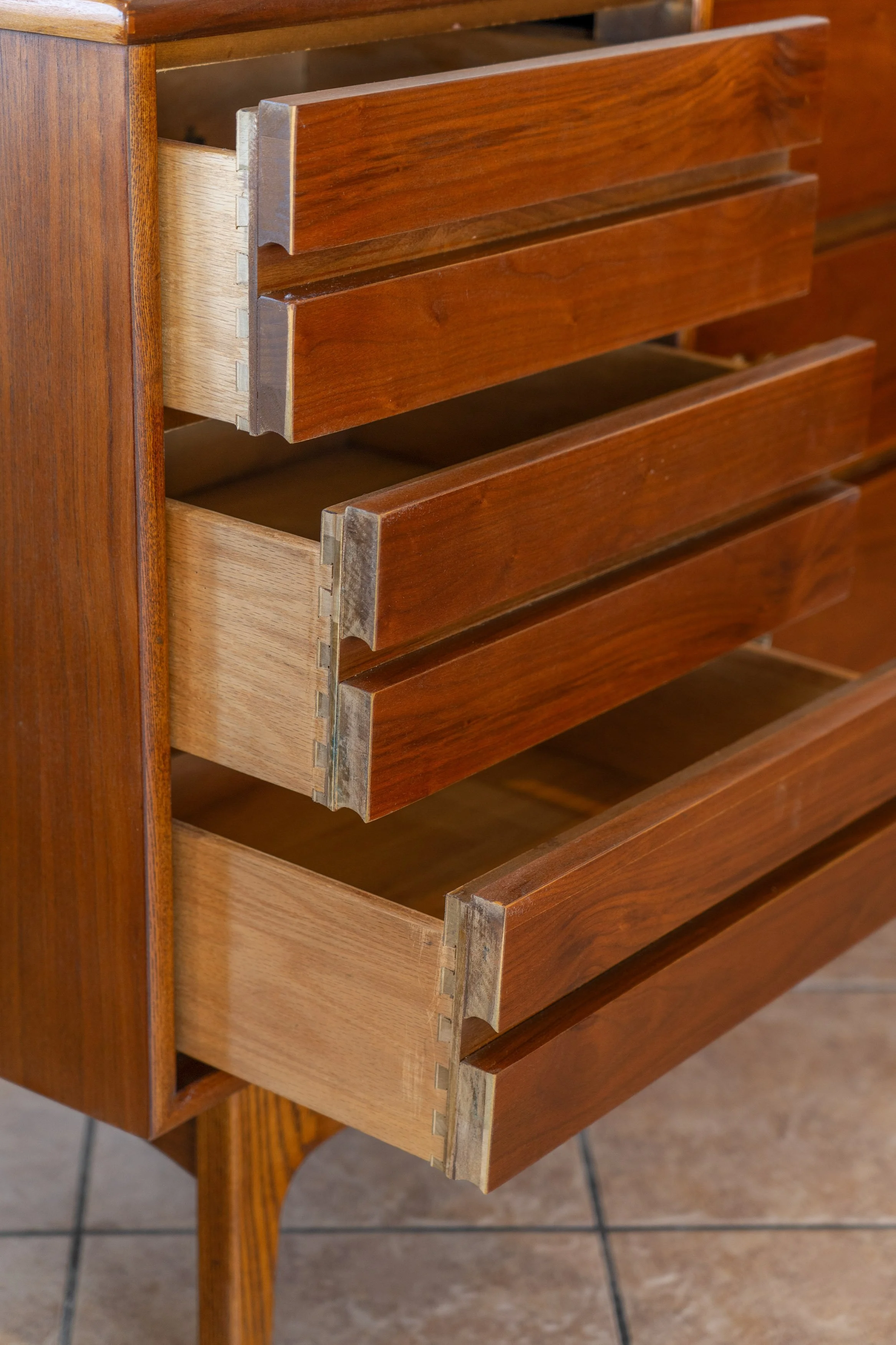 stanley dresser_10.jpg