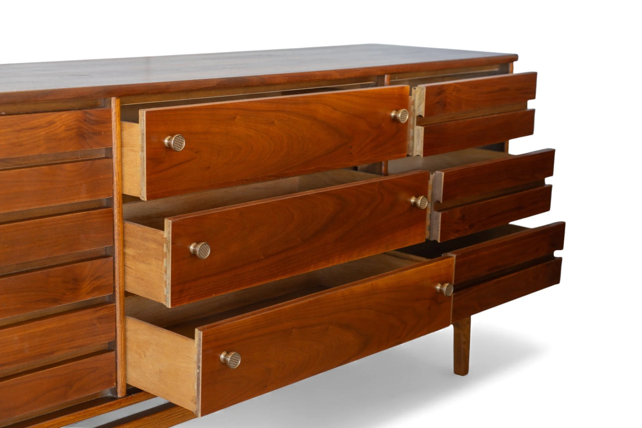 stanley dresser_12.jpg