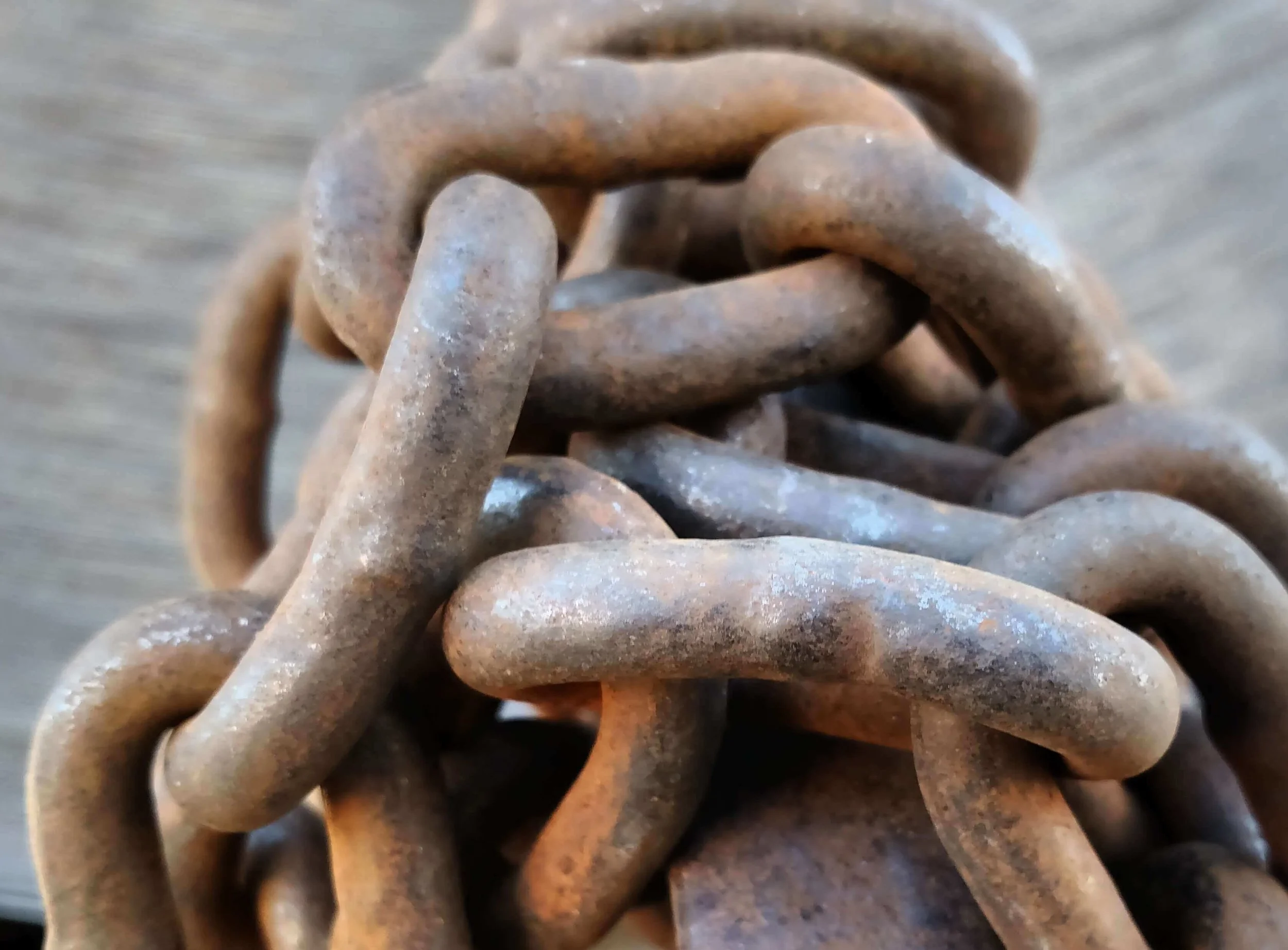 A-5: Bent and damaged links - OOS