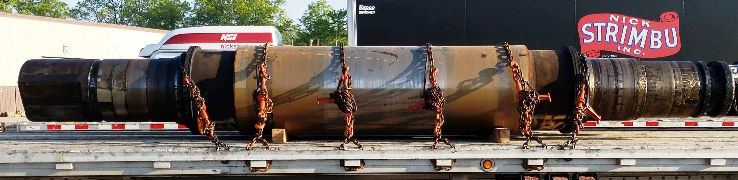 H-7: Chains or straps can be used on the middle barrel section of the roll. It is not recommended to use a strap to choke the ends, as the grease and edges can compromise the integrity of the strap.