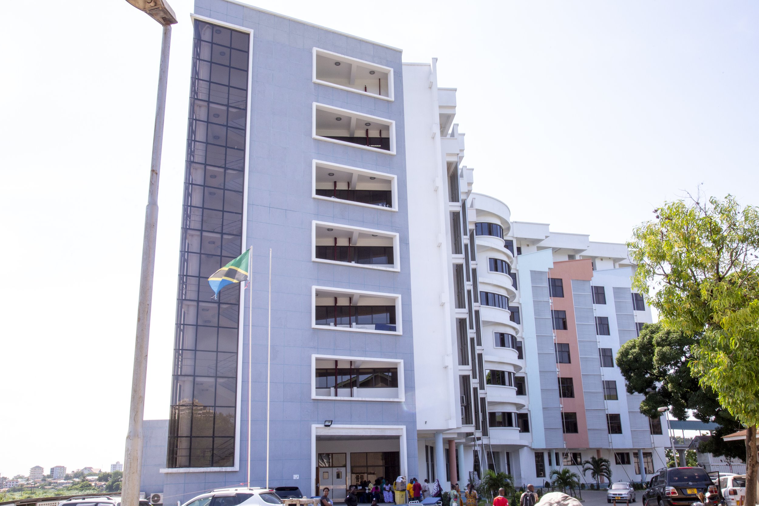 Muhimbili Orthopaedic Institute (MOI) has been an active SIGN Program since 2008. For the past nine years, MOI has partnered with SIGN and IGOT to host a trauma course for surgeons across Africa.