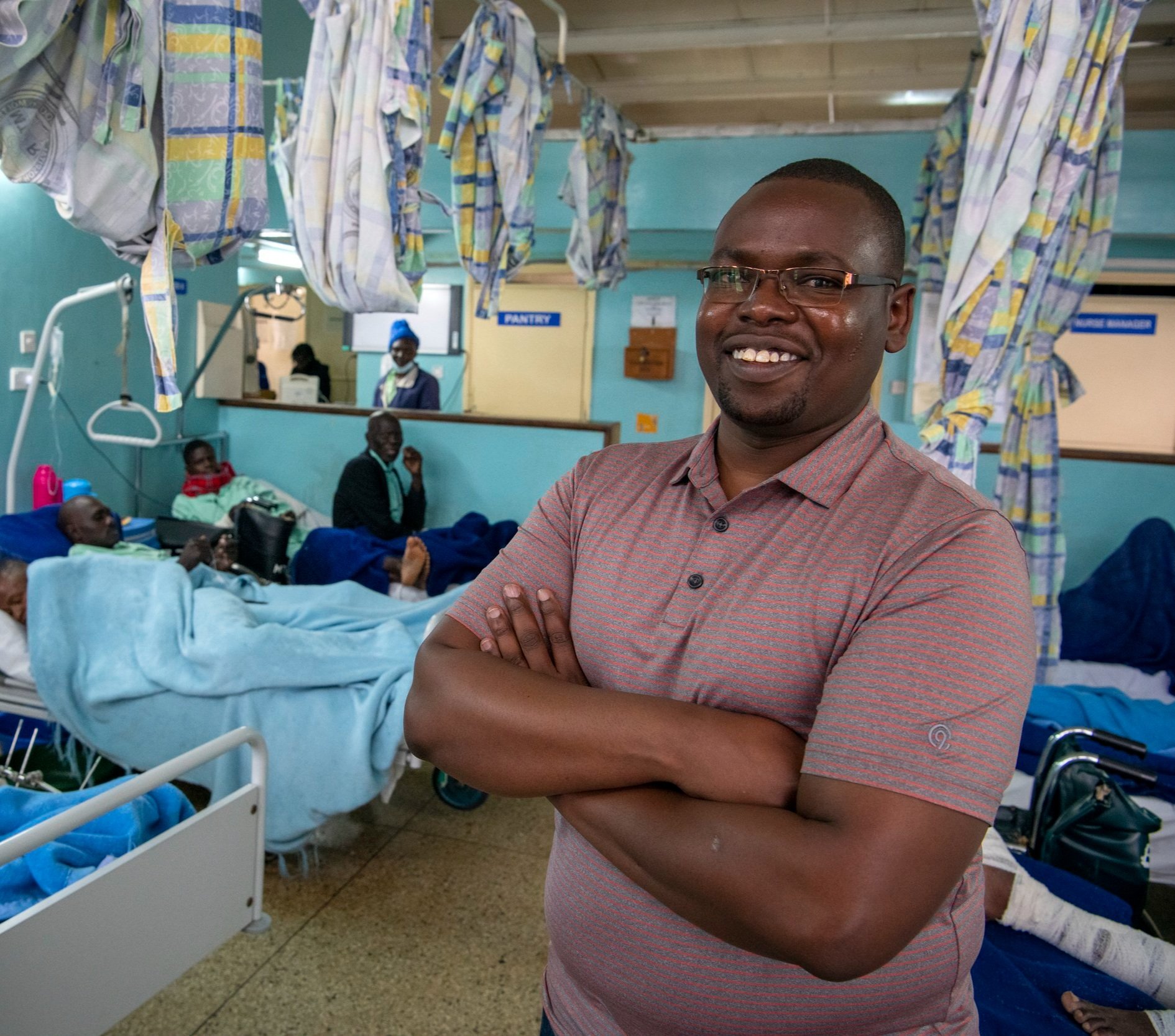 Dr. Geofrey Ngetich is the first SIGN sponsored surgeon to complete a one-year spine fellowship at Hamilton General Hospital and McMaster University in Canada. He has returned to Moi Teaching and Referral Hospital to lead their spine care center.