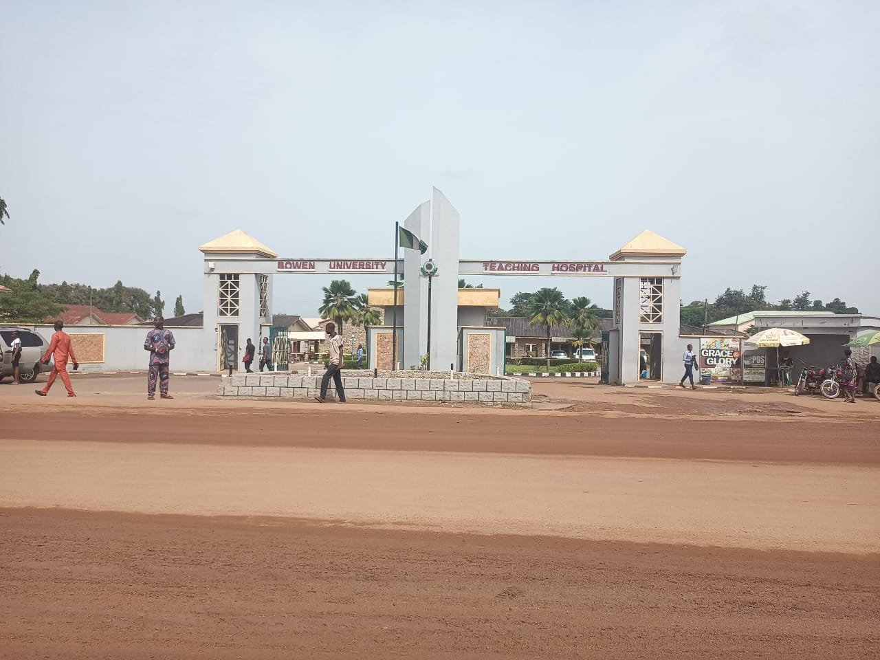 Bowen University Teaching Hospital main gate.