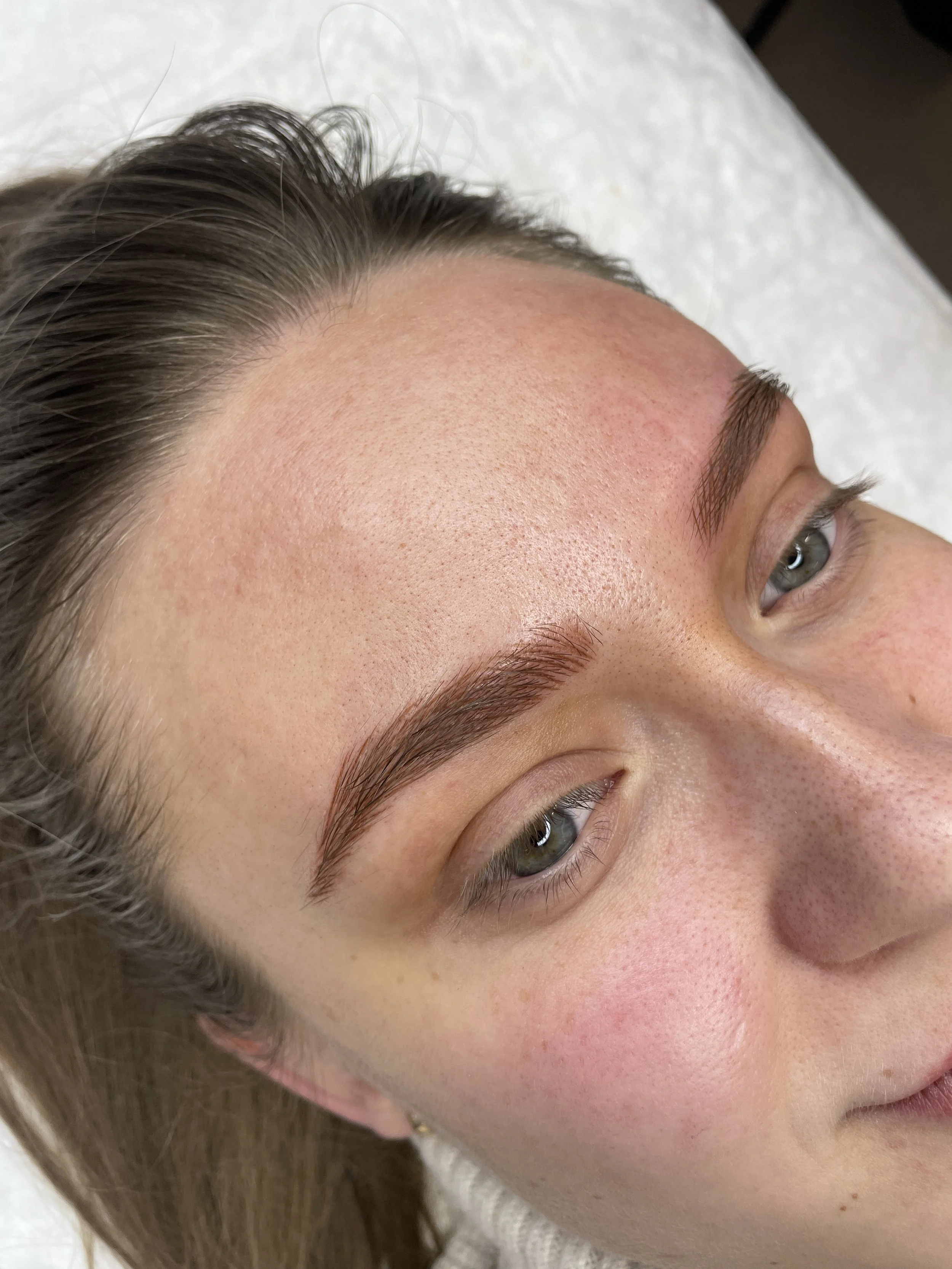 The Art of Subtly Bold Brows: Your Ultimate Guide to Eyebrow Tinting