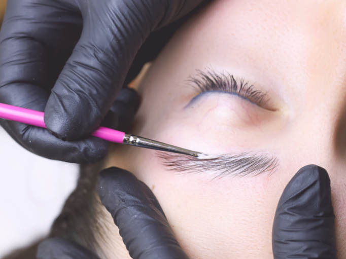 How to Minimize Discomfort After Brow Procedures