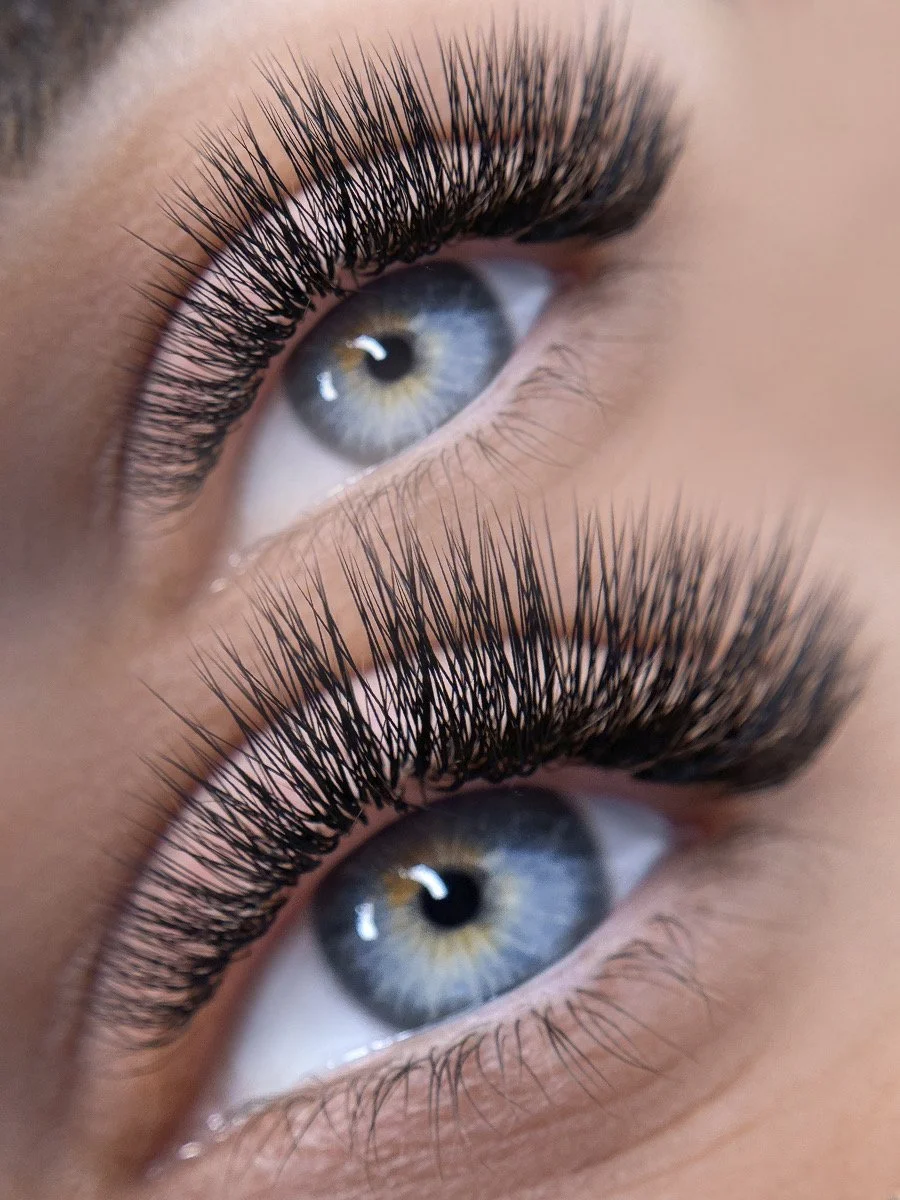Managing Sensitivity &amp; Allergies with Lash Extensions