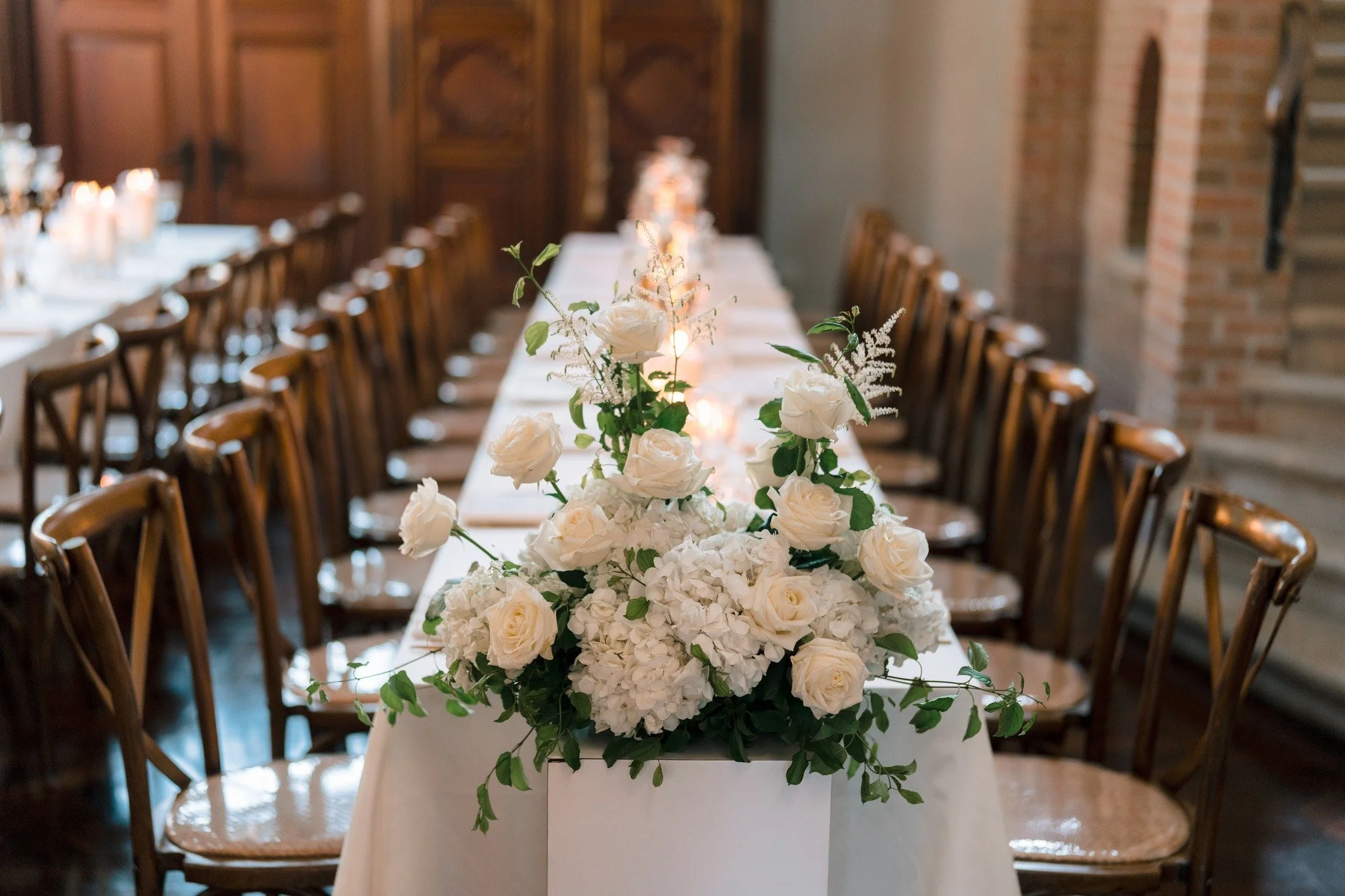 Carina et David - 21 Juin 2025 
Un mariage tout en douceur et en &eacute;l&eacute;gance. 
🌿
Burrata marin&eacute;e, salade de tomates d&rsquo;&eacute;t&eacute; et huile de poivrons.
Crudo d'omble chevalier, fenouil confit et huile de coriandre.
🌿
C