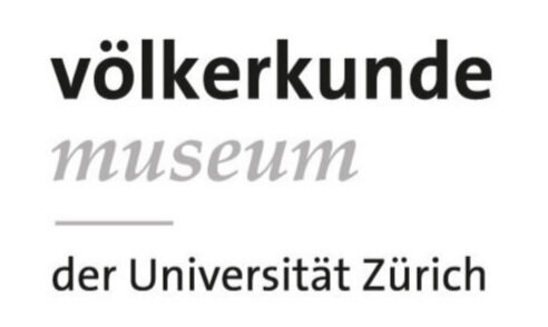 web_uzh_mus_logo_voelkerkundemuseum_d_grau.jpg