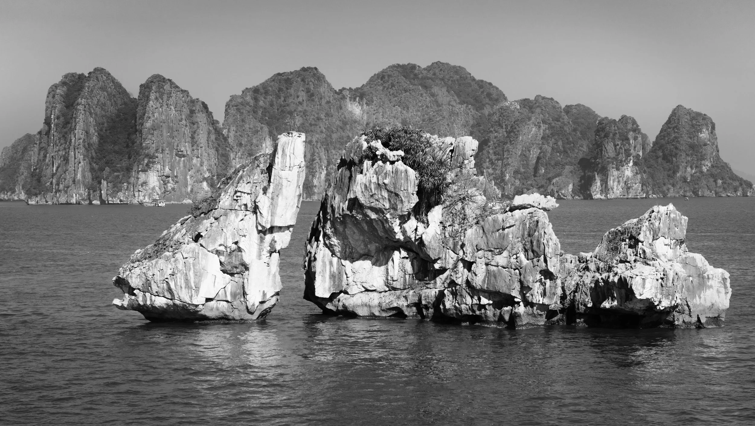 Halong Bay 1-8001.jpg