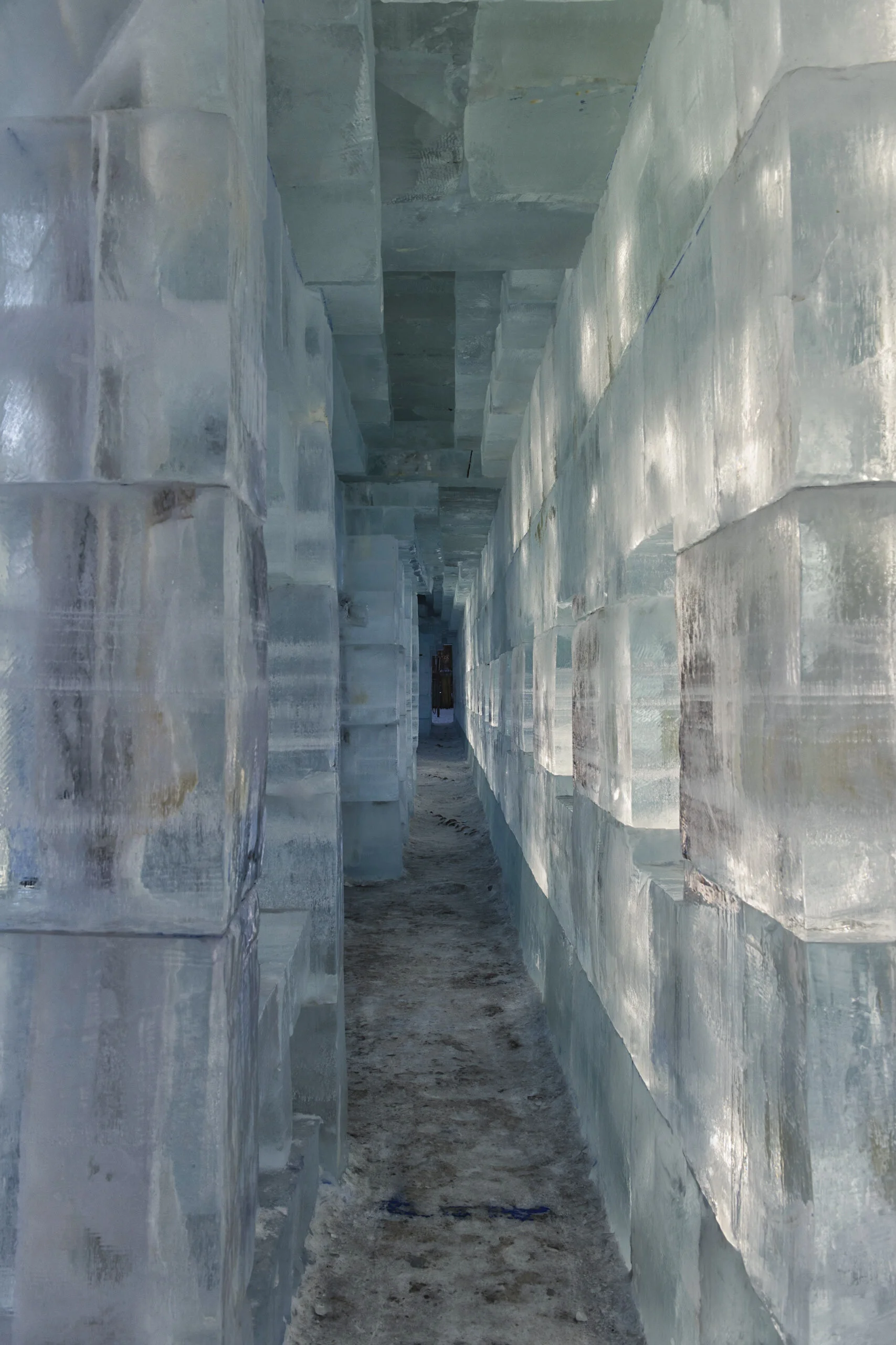 Hallway in Harbin - Barbara Ebner-.jpg