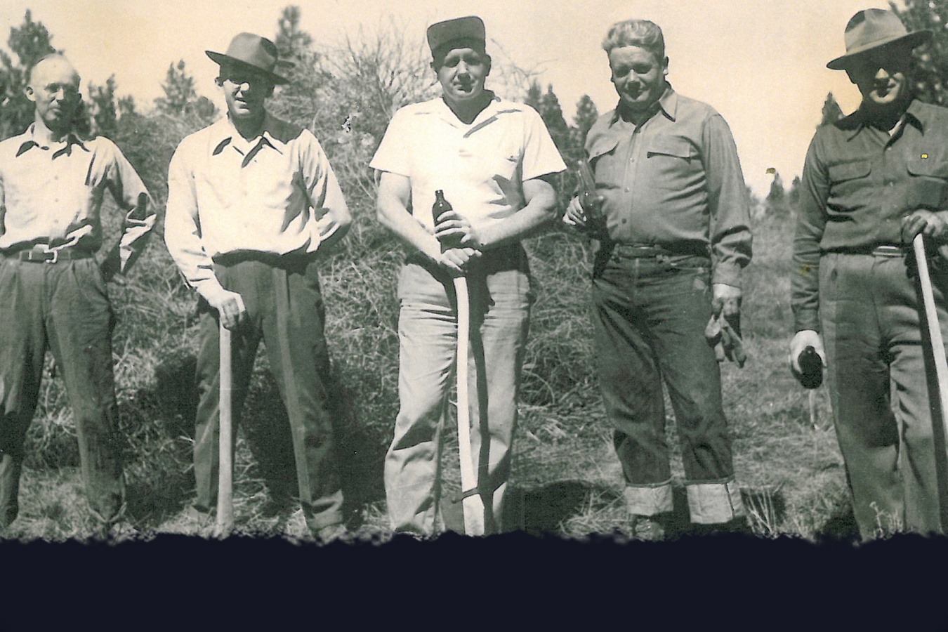    During WWII when manpower was short, members took care of the maintenance themselves and voted to allow jeans on the course, so they could play after work. Jeans have been allowed ever since. 