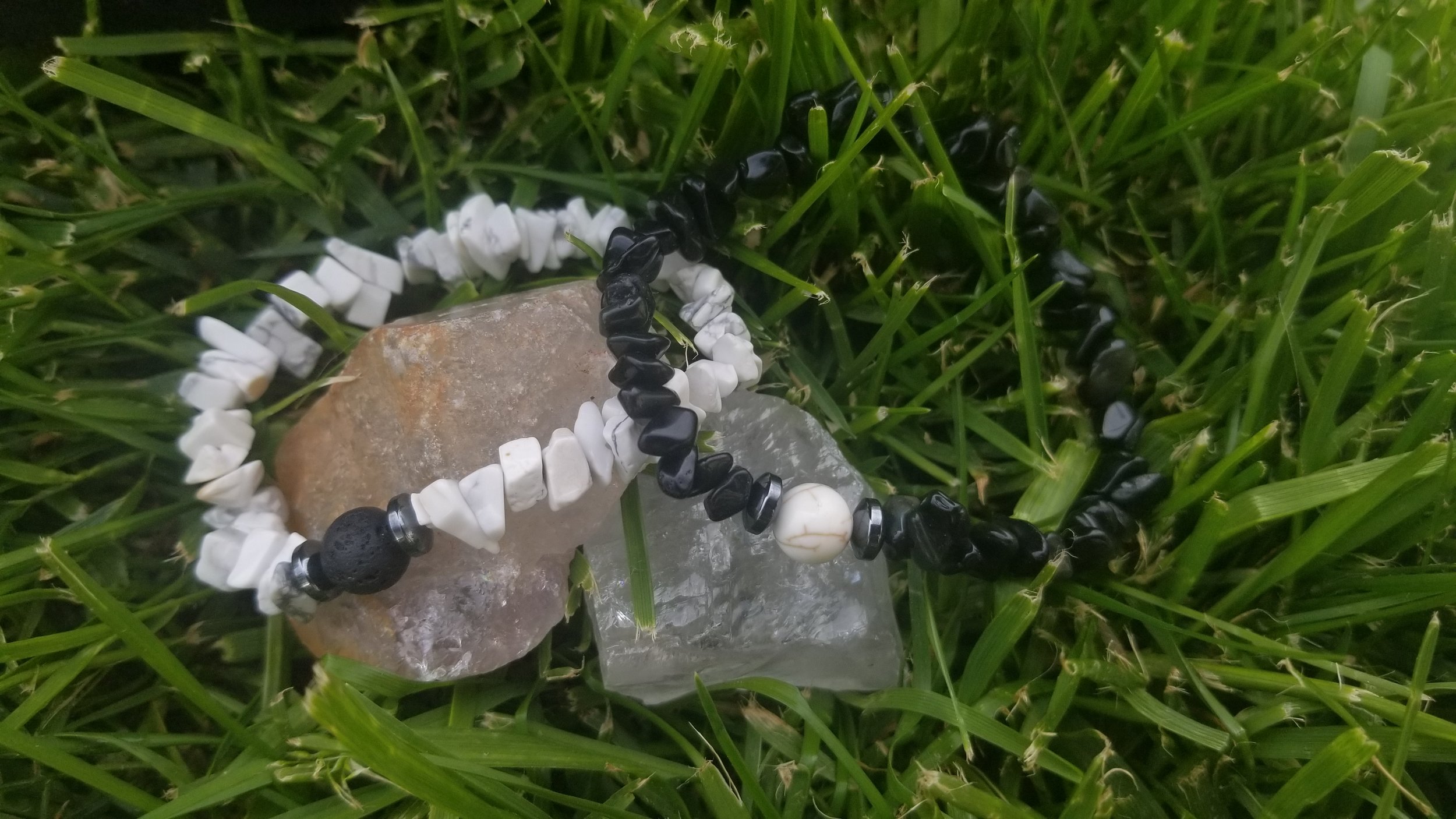 Connection Bracelet _ Black and White _ 20190424_141338.jpg