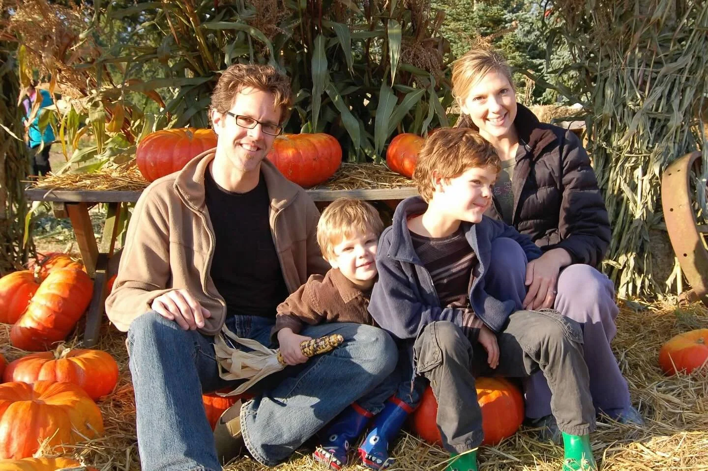 🎃17 years ago this week @bainbridgeislandsuyematsufarms --this tradition of picking our pumpkins from this utterly charming farm has been happening for 18 years now! 🎉
And again I say, where did the time go?! 🥰

So grateful this farm has been here
