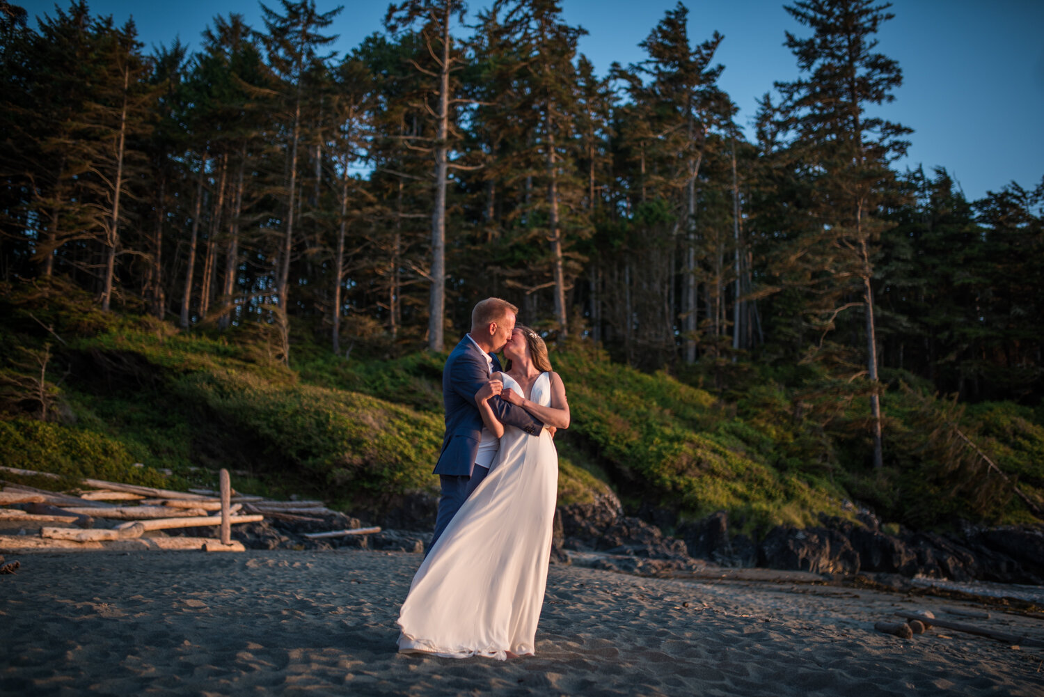 Ucluelet-Wya-Point-Wedding-Owen-Imaging-59.jpg