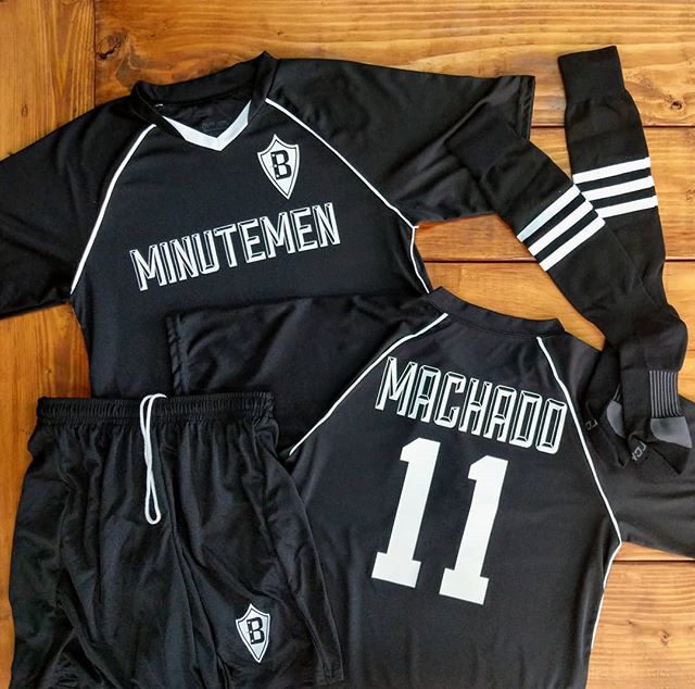 Minutemen

#pvddesignco #pvd #providence #rhodeisland #ri #boston #bostonpride #marketing #design #designer #apparel #uniforms #headwear #screenprinting #embroidery #flyers #signs #banners #businesscards #flagfootball #ngffl