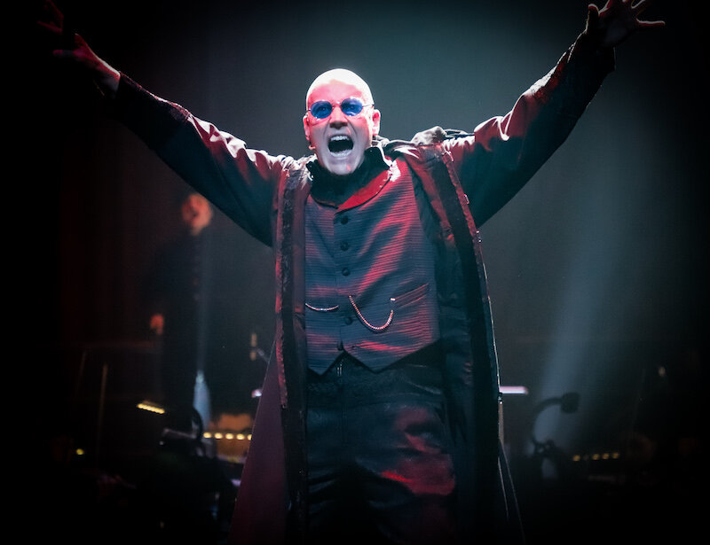 71f6040b-jekyll-hyde-image-no-6.-courtesy-phoebe-warlow-photography.jpg