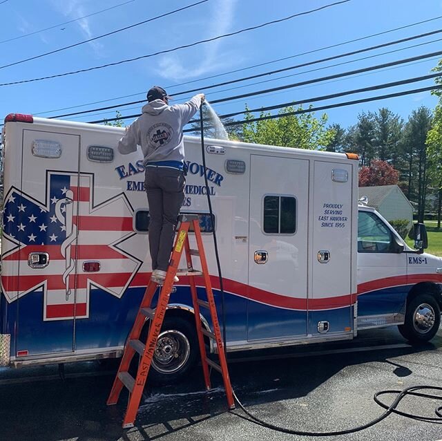 Happy Saturday! Some of our members came down today to wash our ambulances. We socially distanced while enjoying the wonderful weather! We loved seeing so many people out and about, passing by and waving/ honking at us! Keep up the hope, we will get 