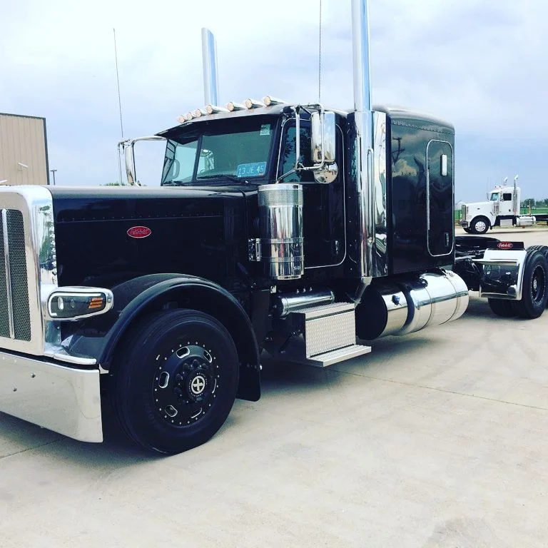 Peterbuilt with wheels.jpg